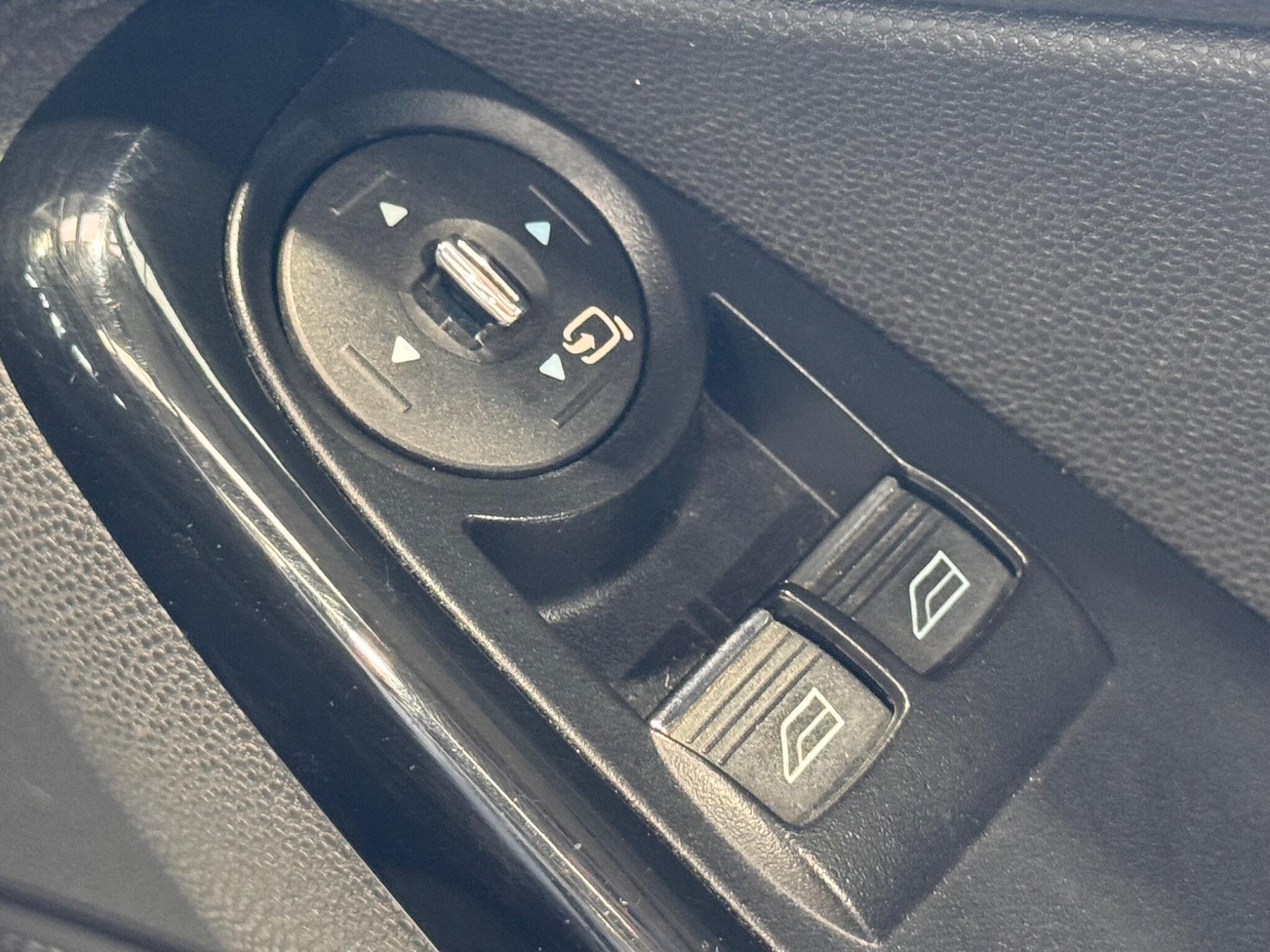 Ford Fiesta - Image 33