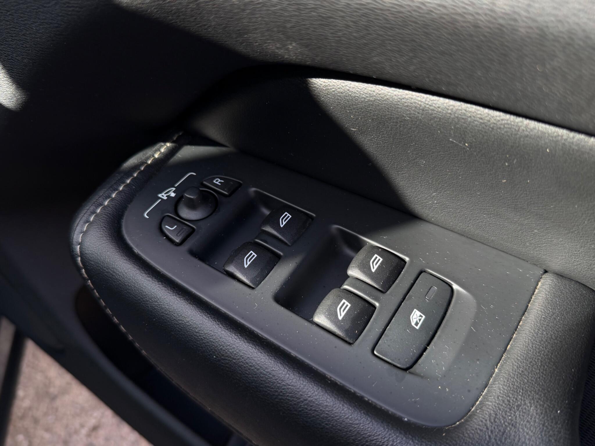 Volvo XC60 - Image 15