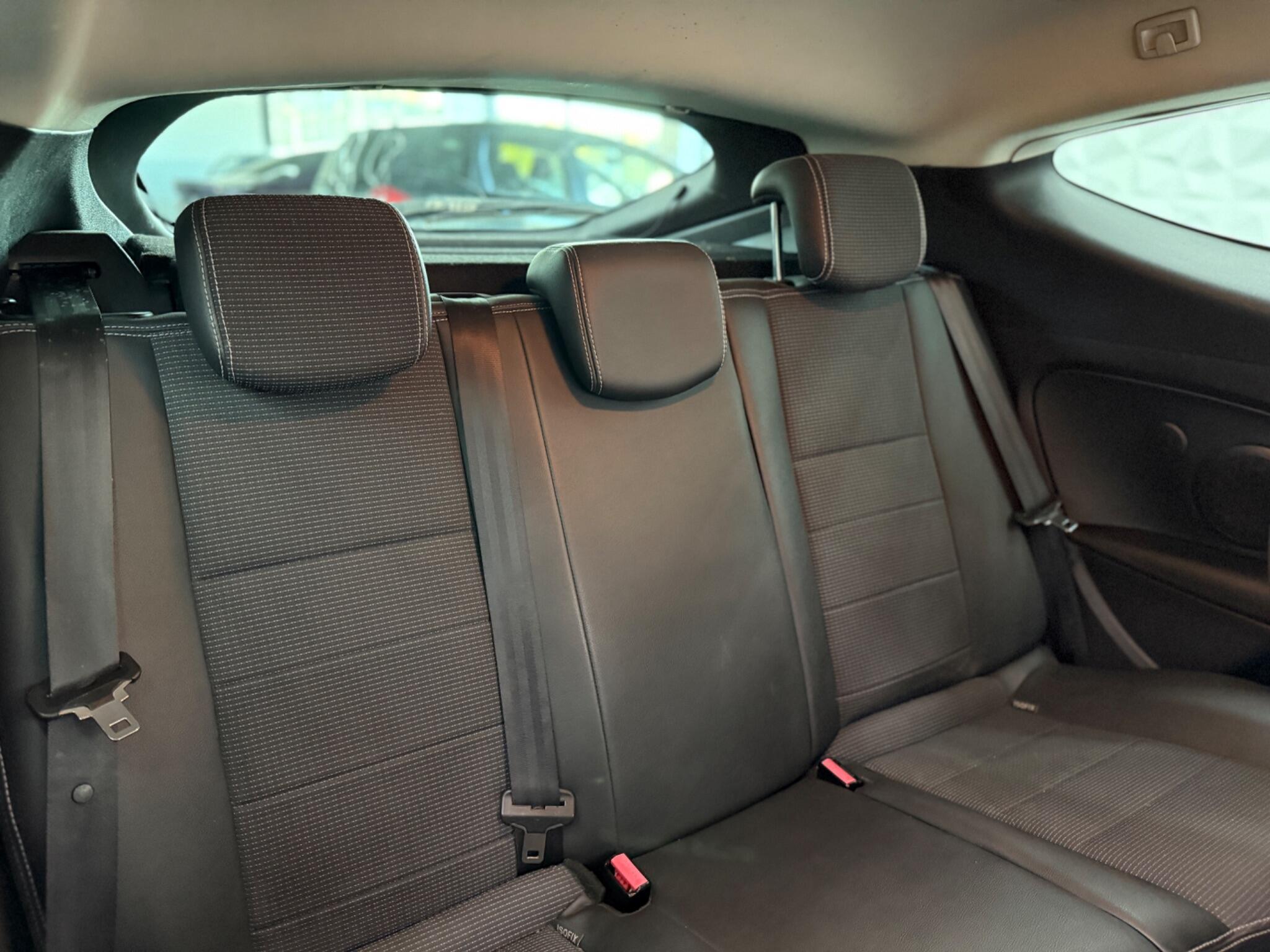 Renault Megane - Image 19