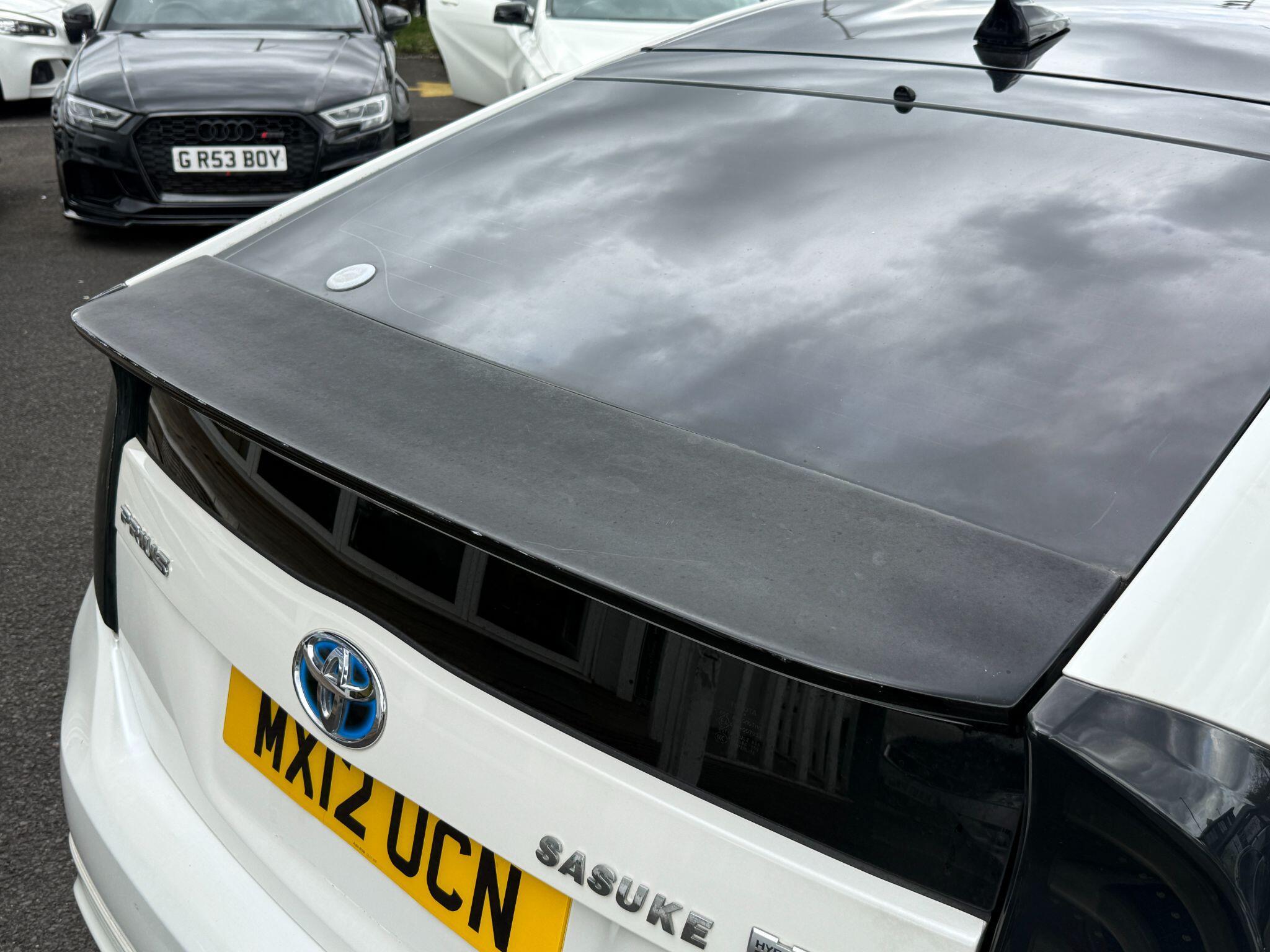 Toyota Prius - Image 15