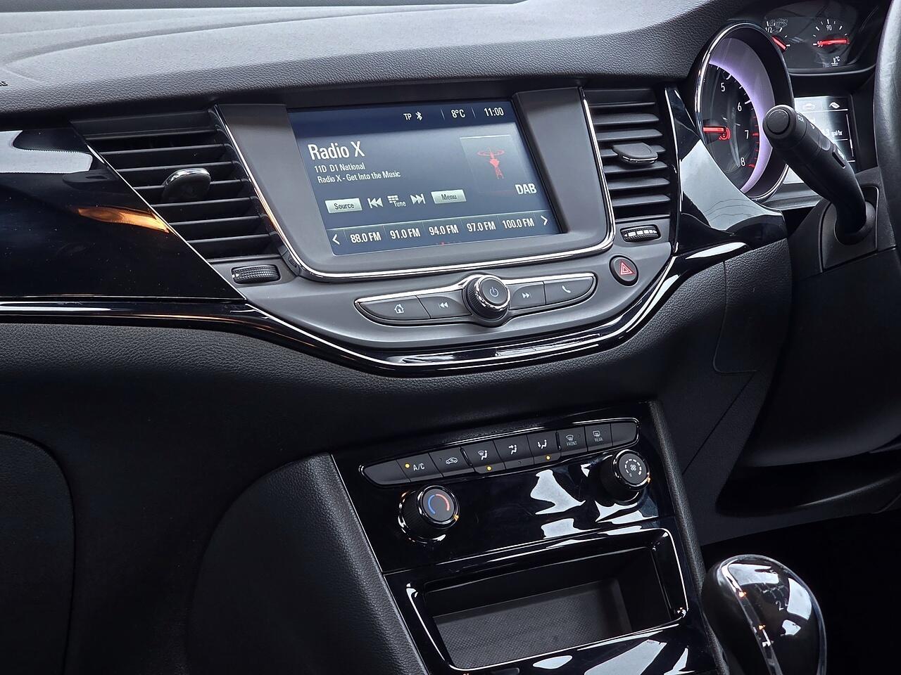 Vauxhall Astra - Image 8