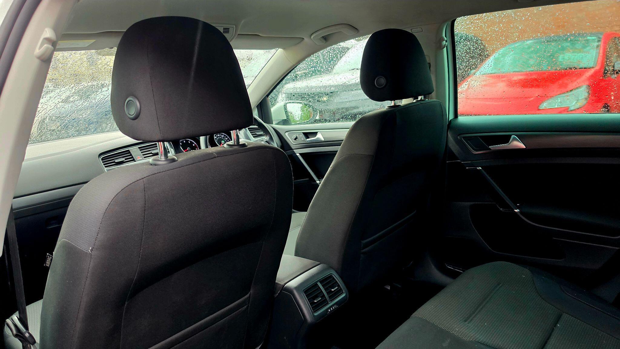 Volkswagen Golf - Image 17