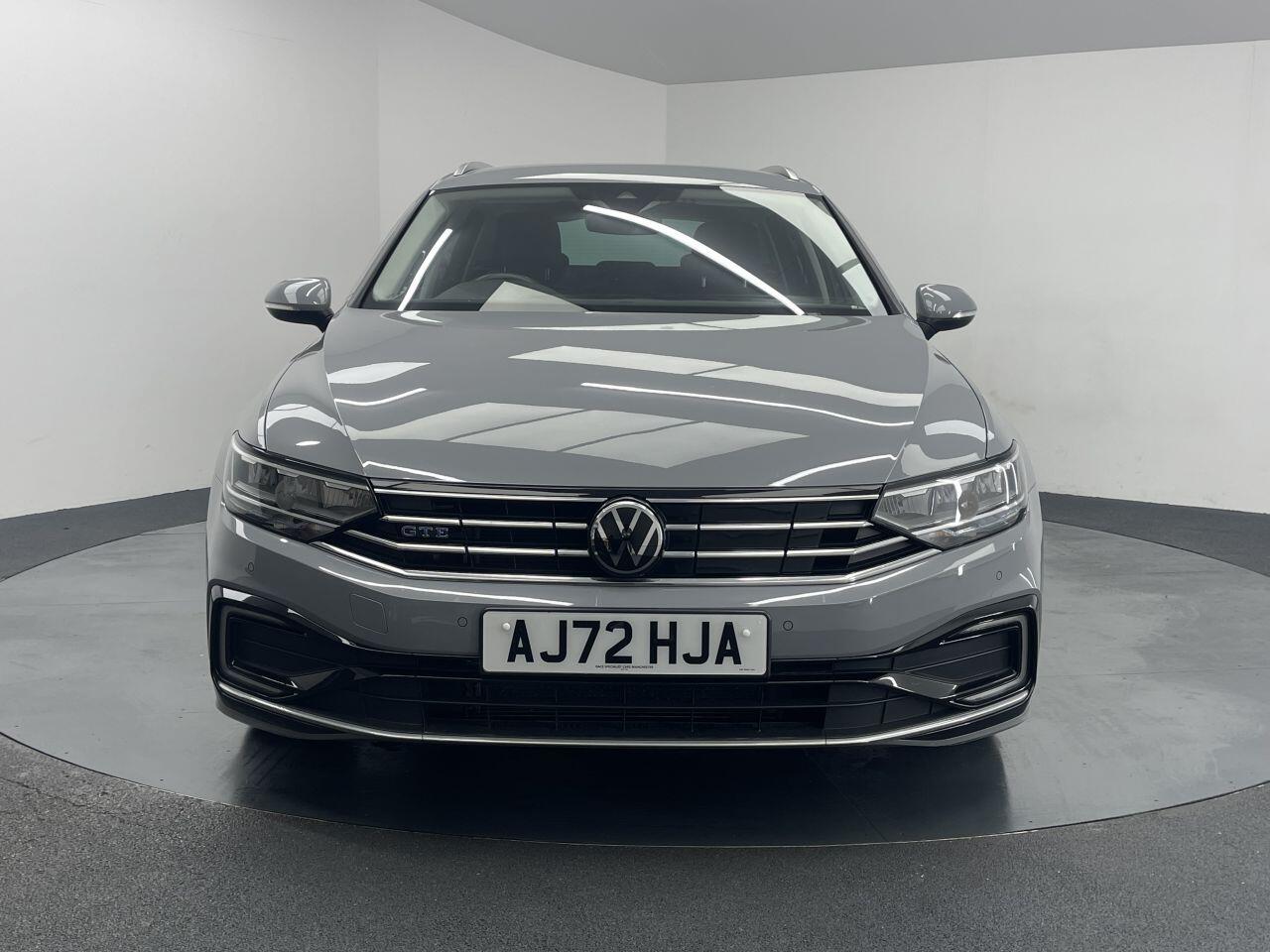 Volkswagen Passat - Image 13