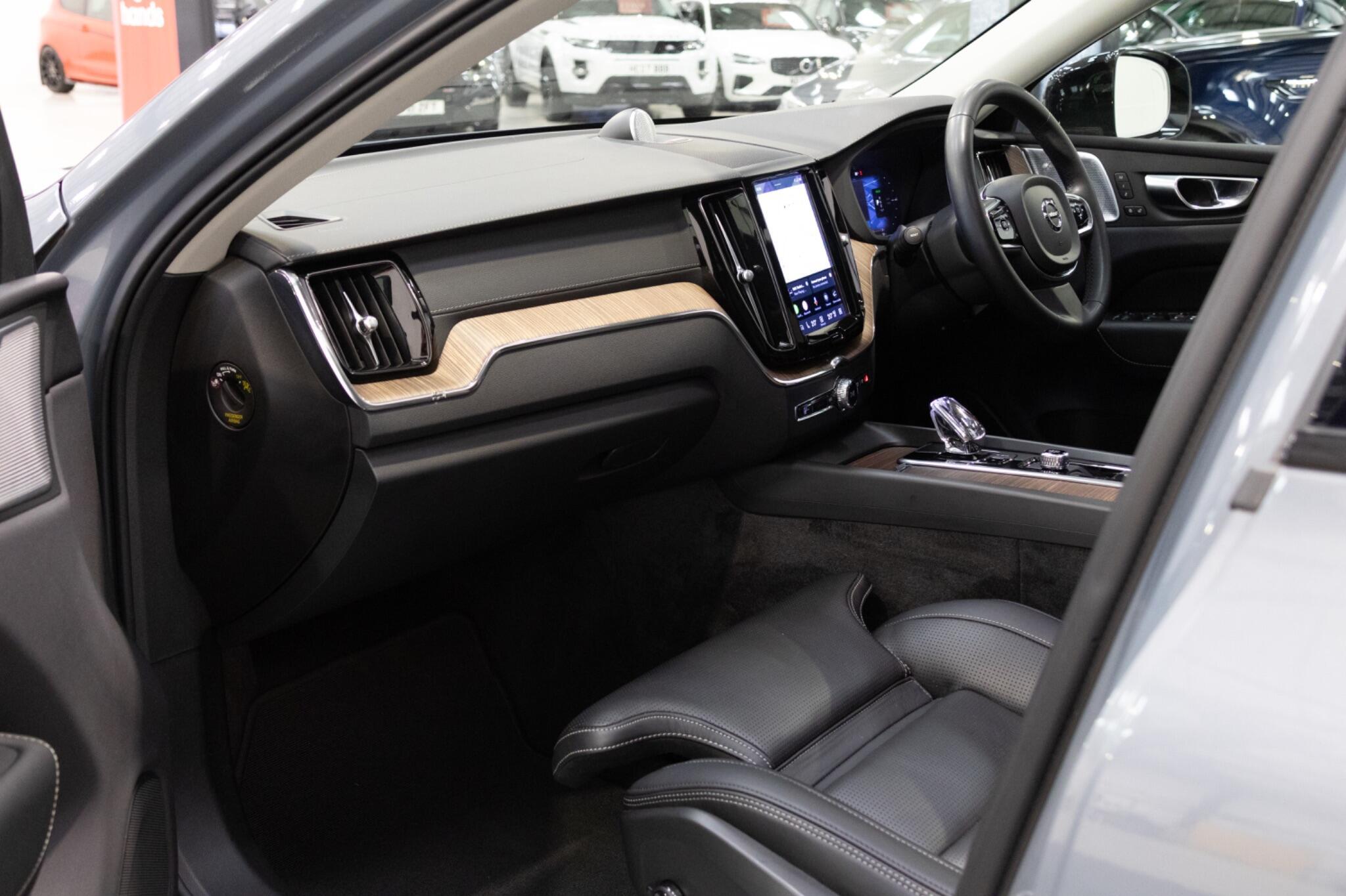 Volvo XC60 - Image 16