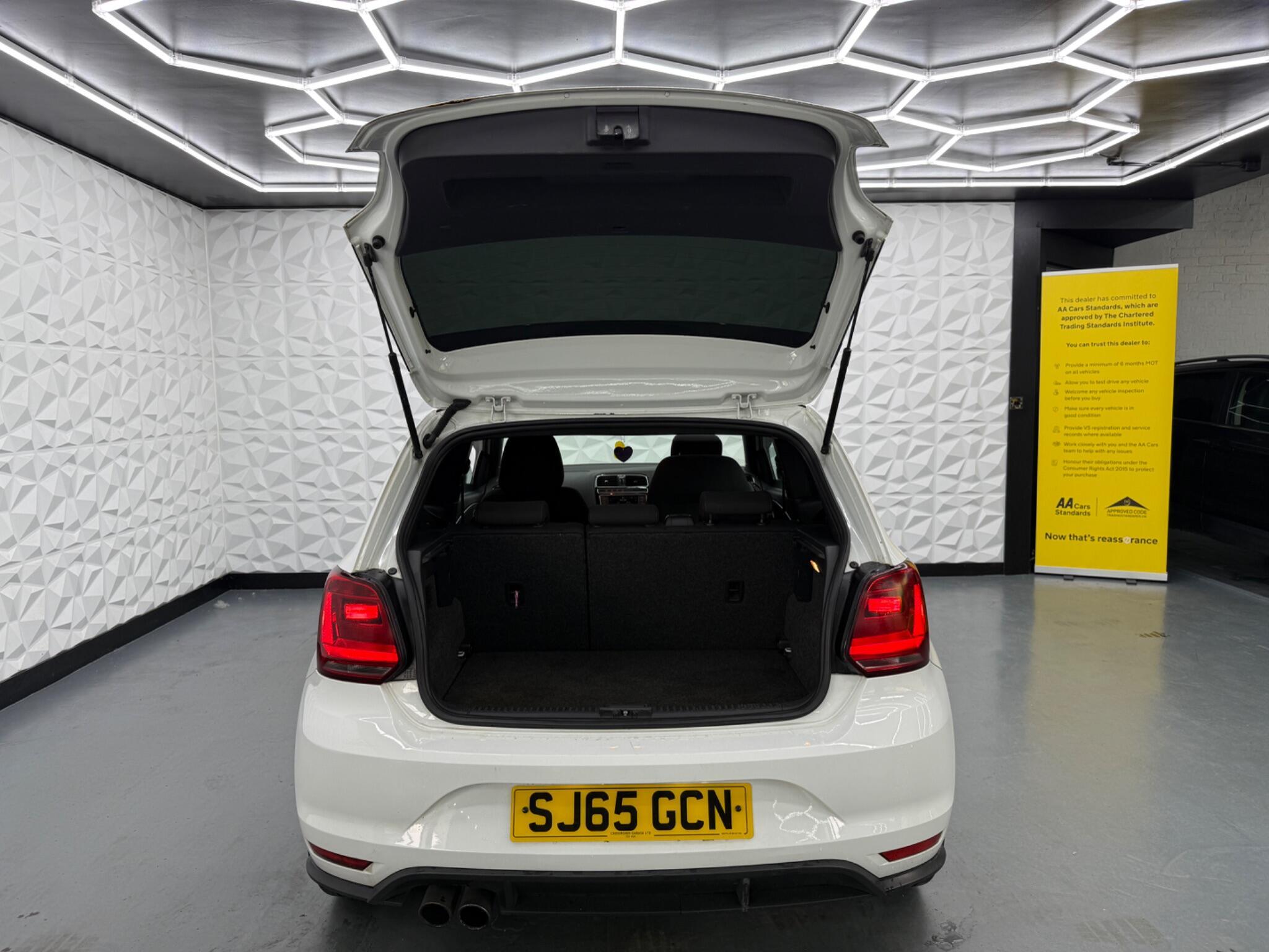 Volkswagen Polo - Image 25