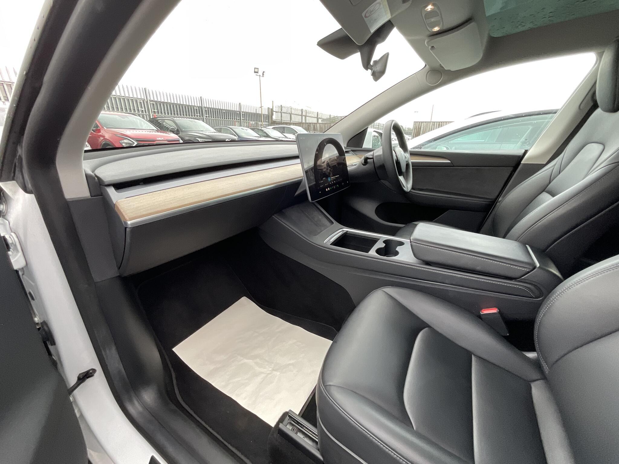 Tesla Model Y - Image 13
