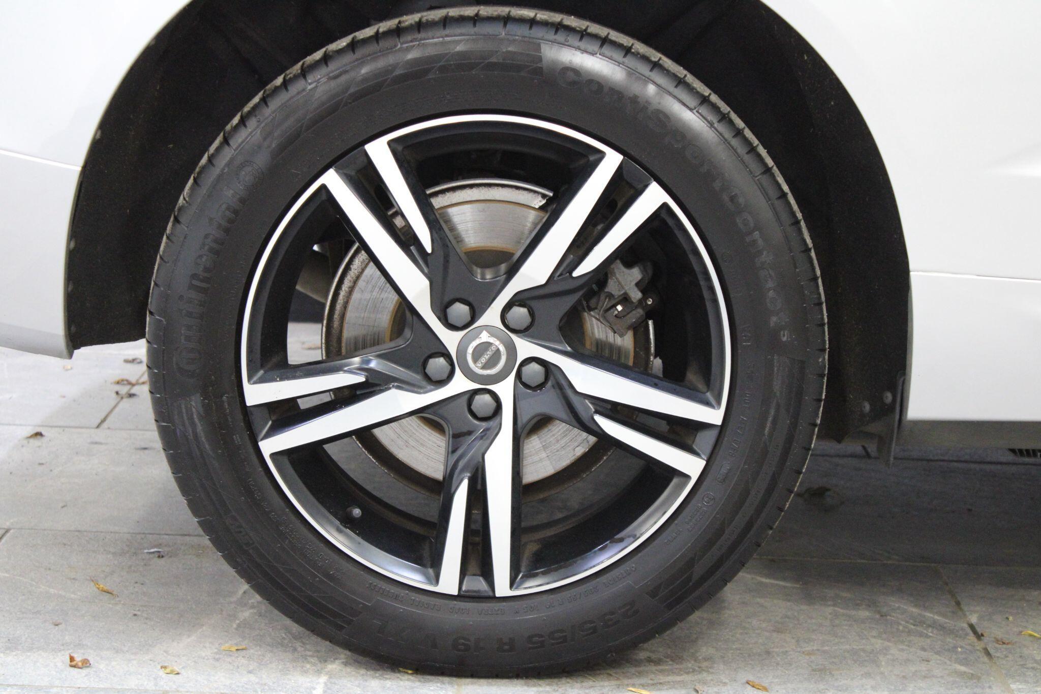 Volvo XC60 - Image 8