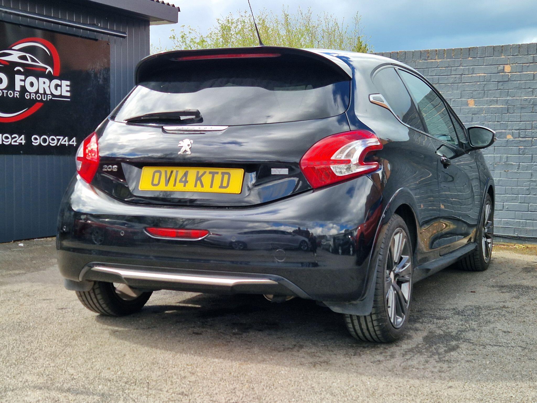Peugeot 208 - Image 25