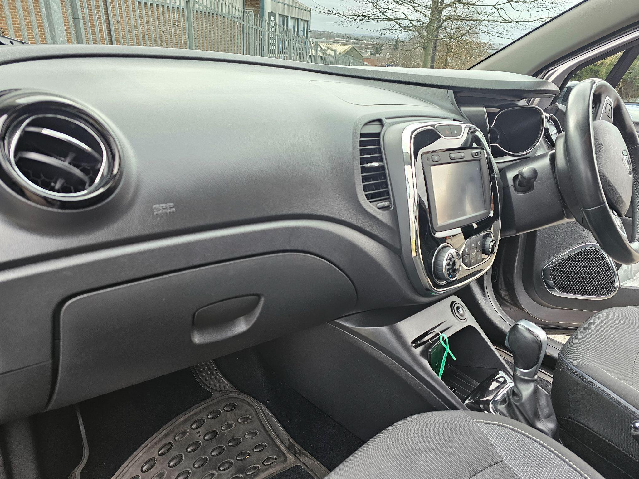 Renault Captur - Image 18