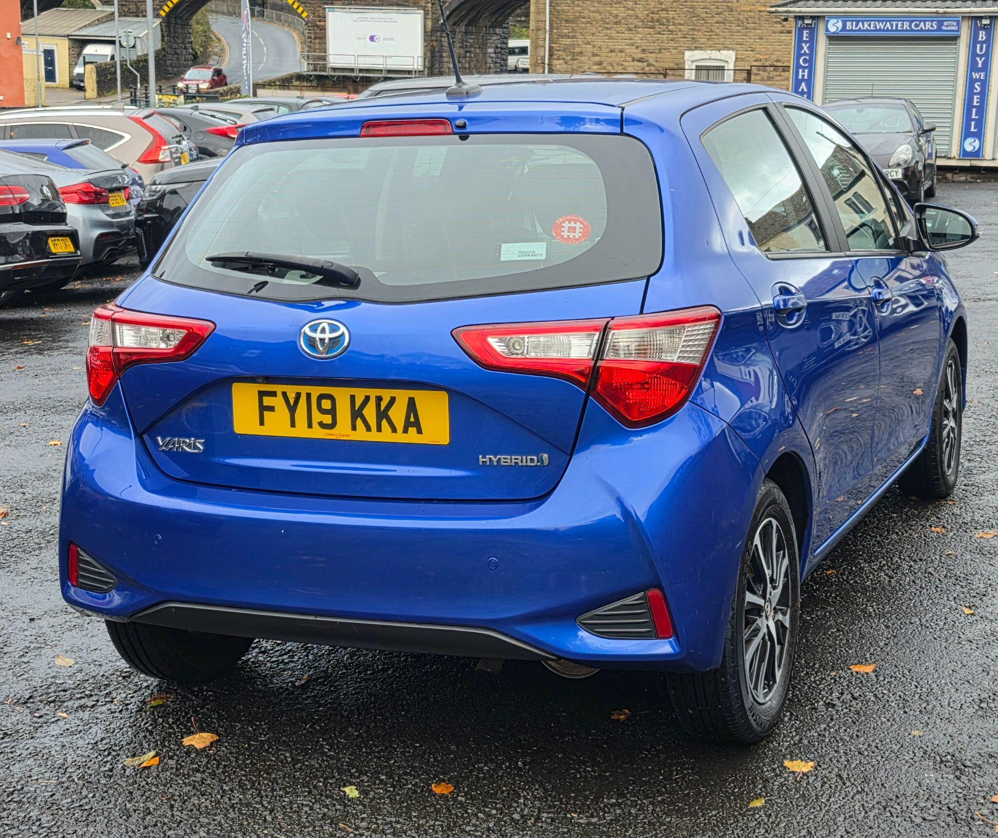 Toyota Yaris - Image 7