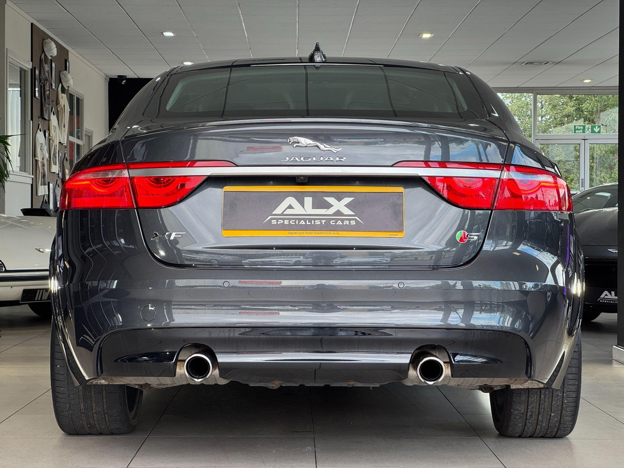 Jaguar XF - Image 17