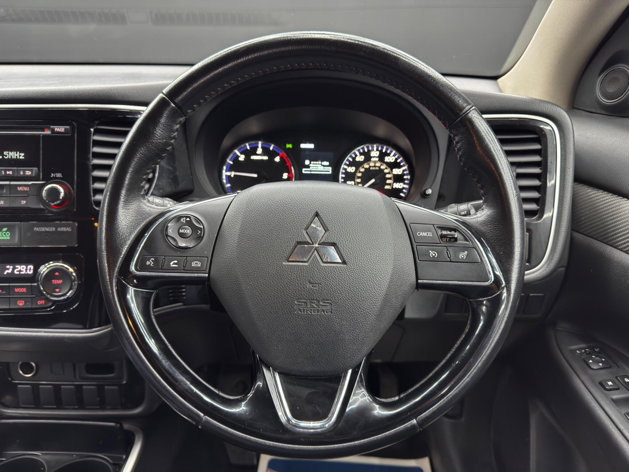 Mitsubishi Outlander - Image 18