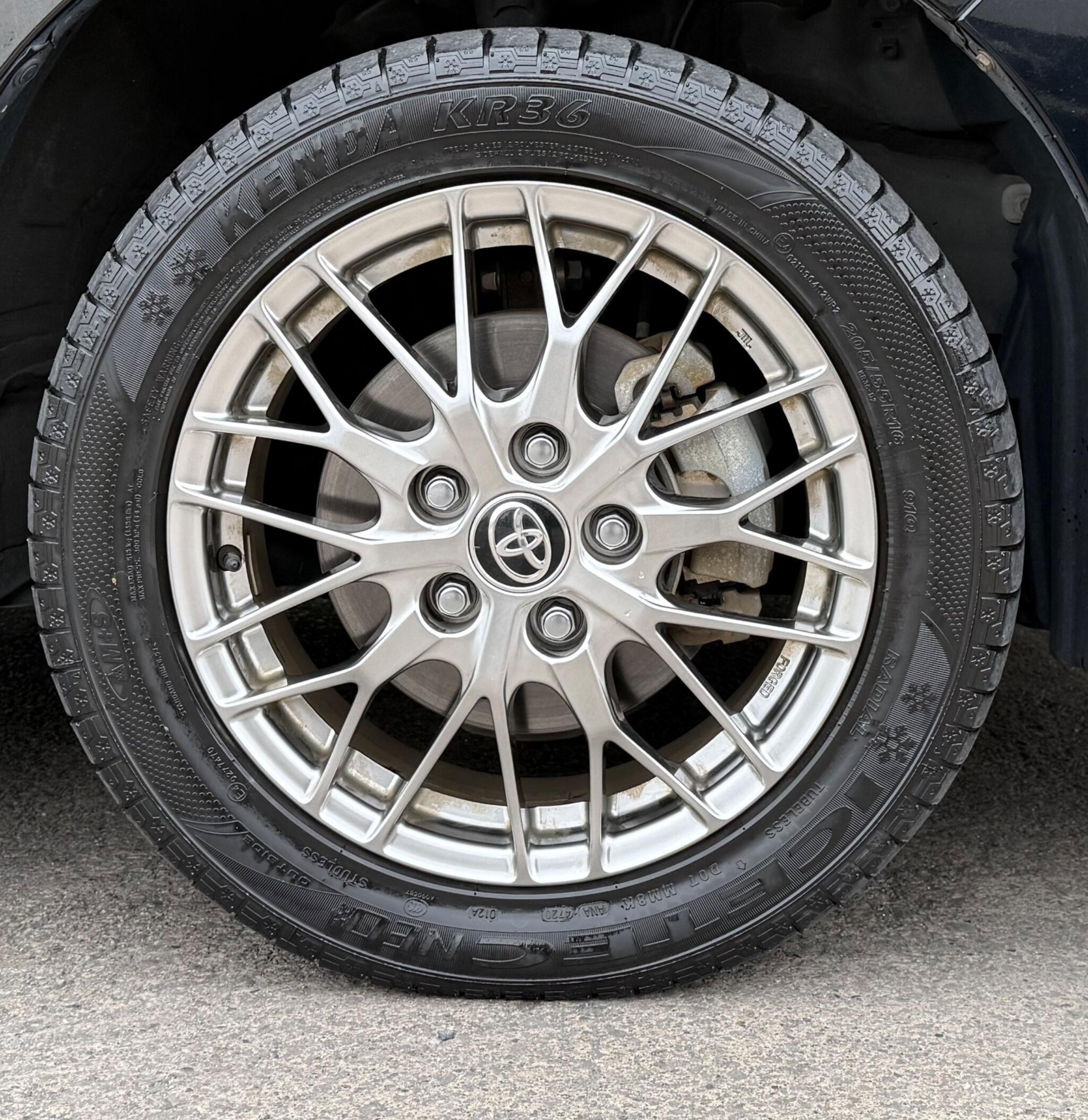 Toyota Voxy - Image 57