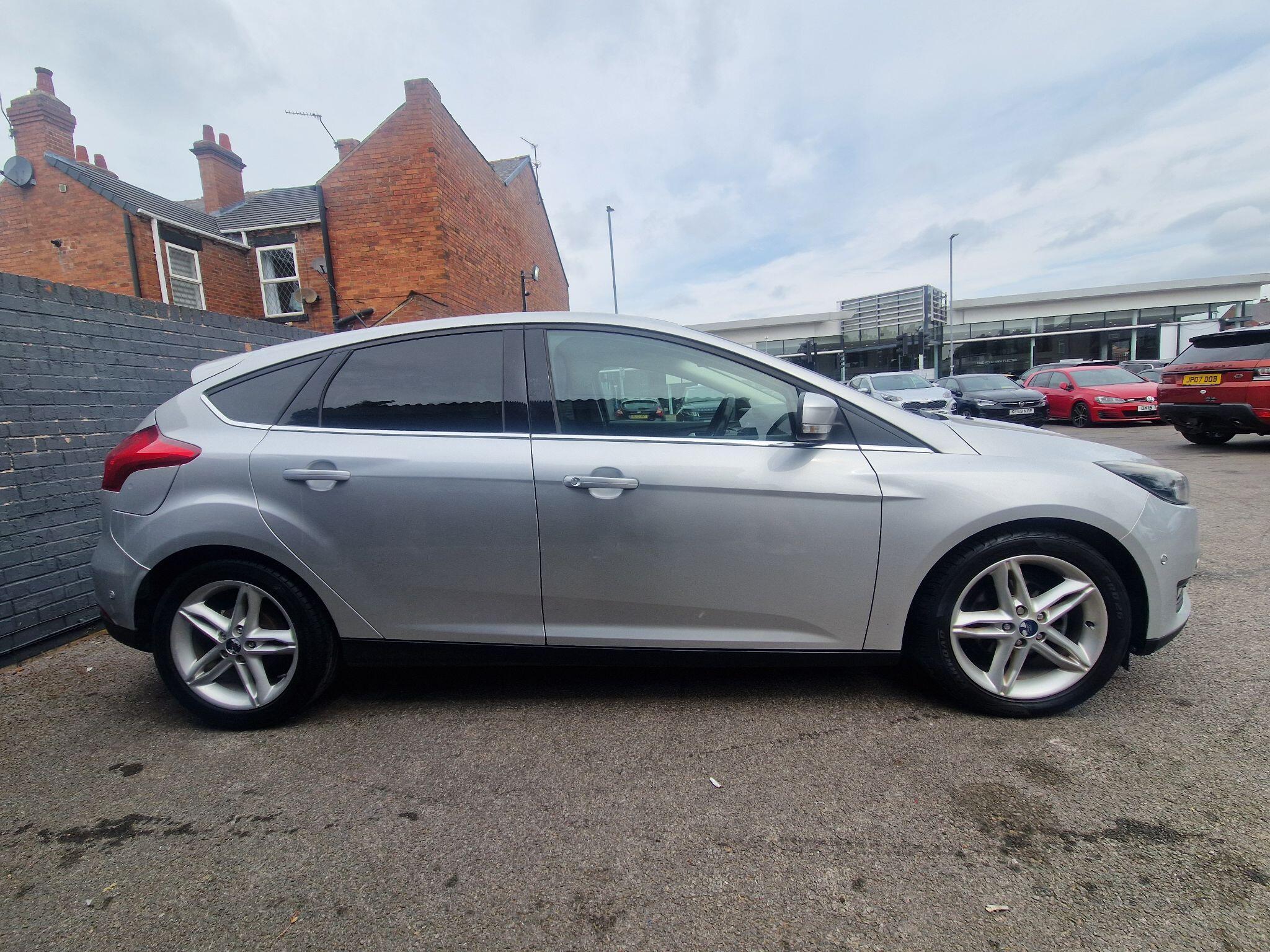 Ford Focus - Image 7