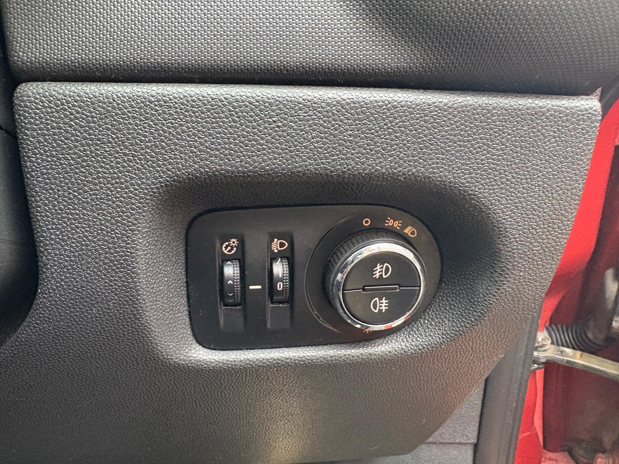 Vauxhall Corsa - Image 28