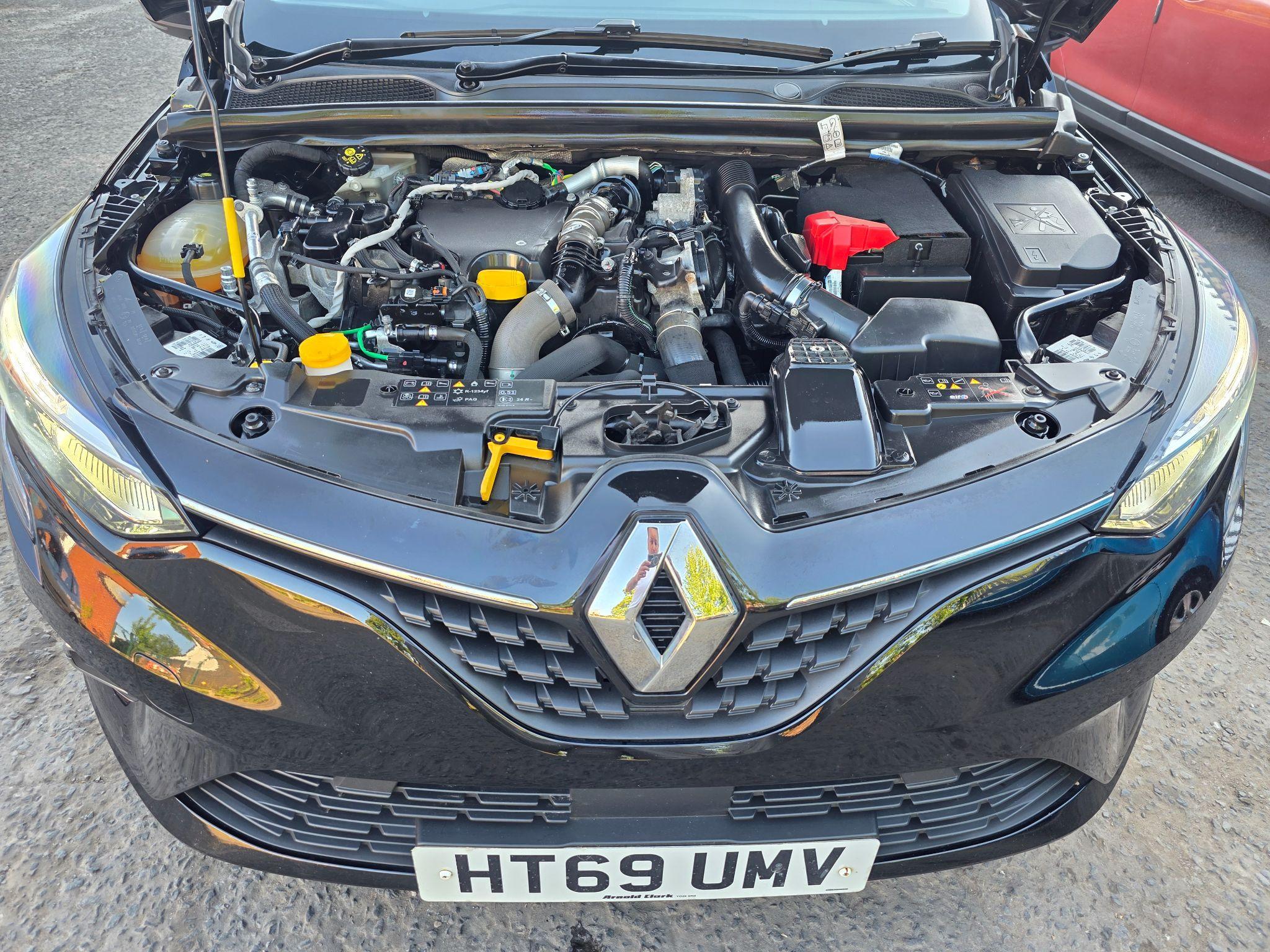 Renault Clio - Image 43