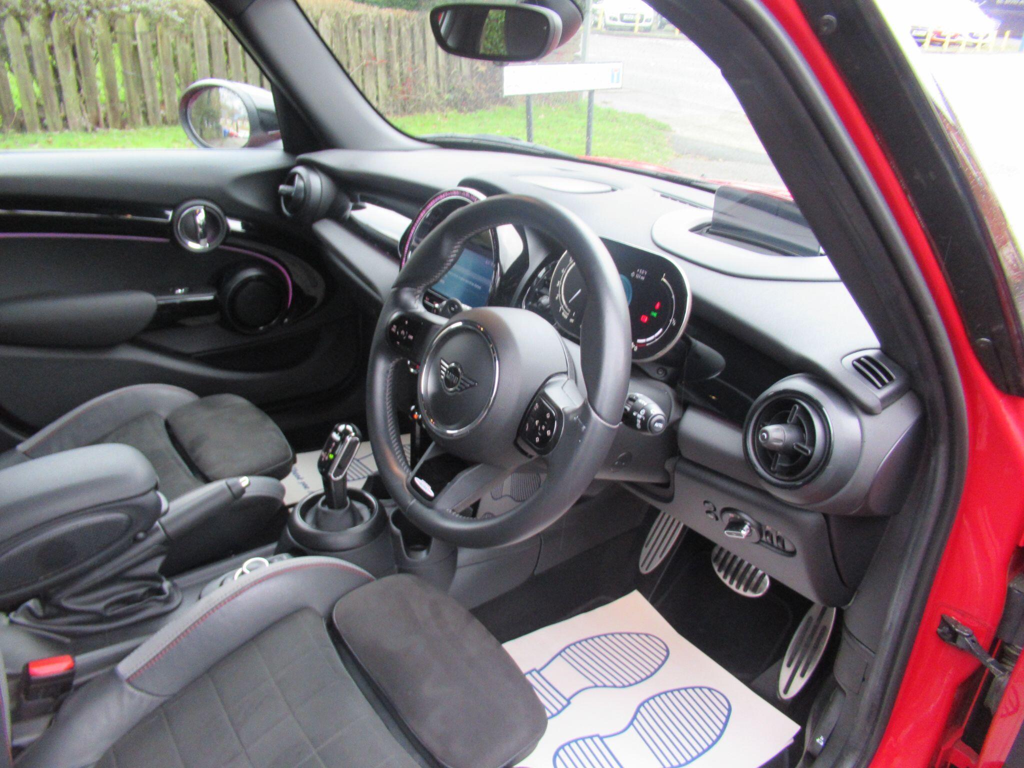 MINI Hatch - Image 23