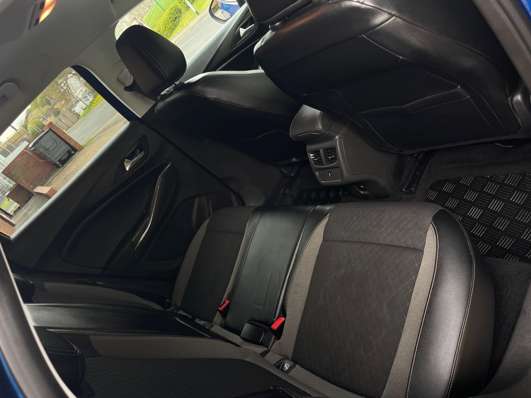 Vauxhall Grandland X - Image 33