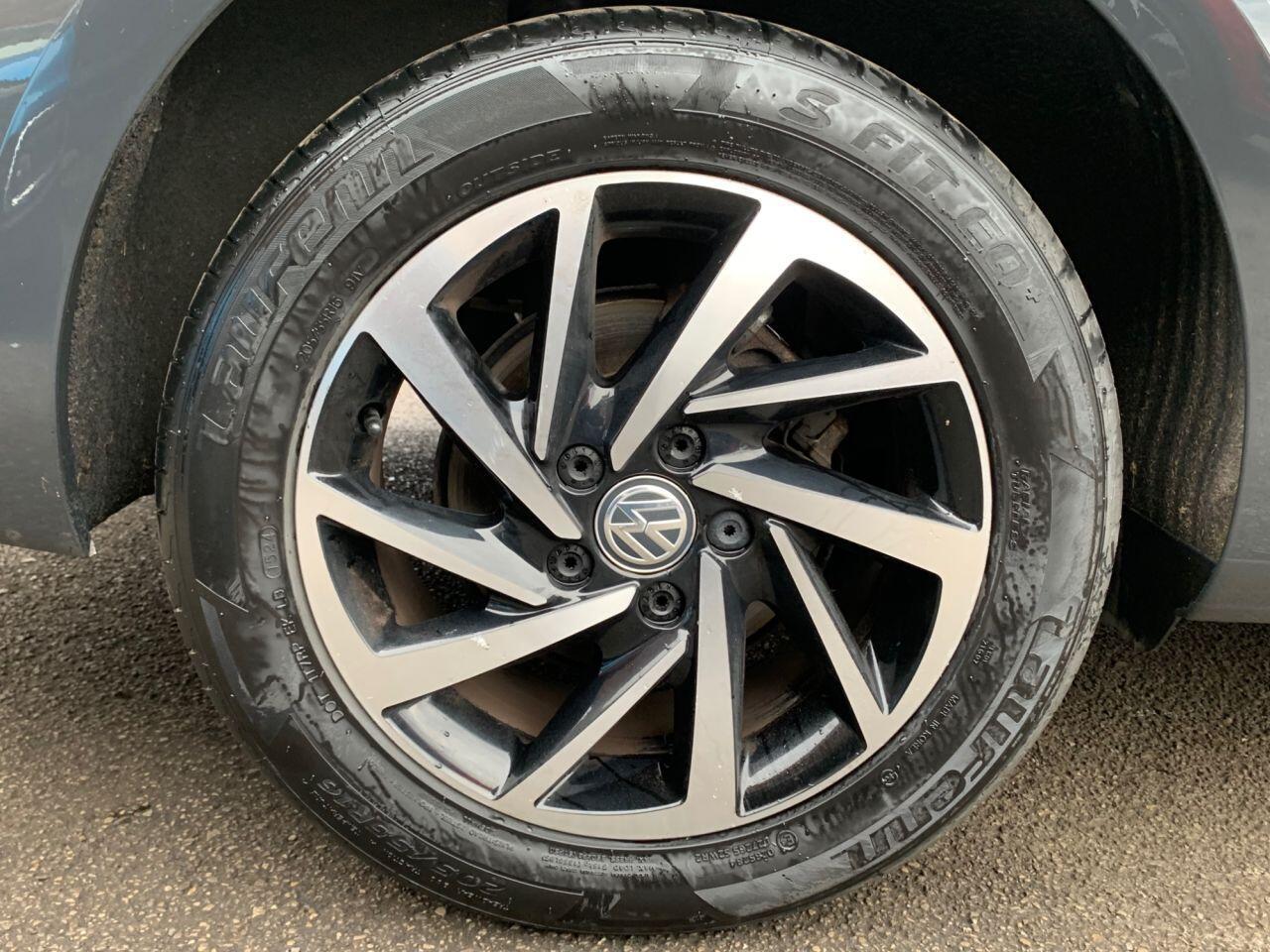 Volkswagen Golf - Image 27