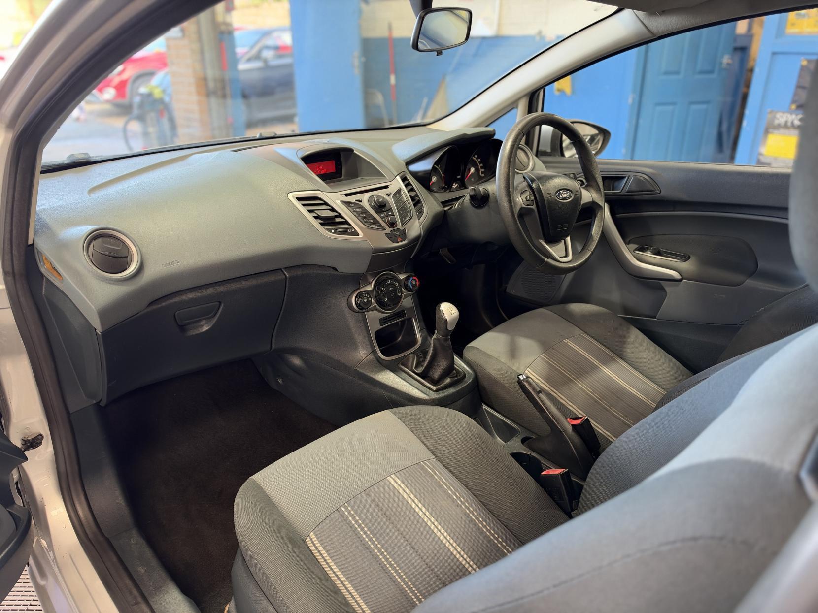 Ford Fiesta - Image 18