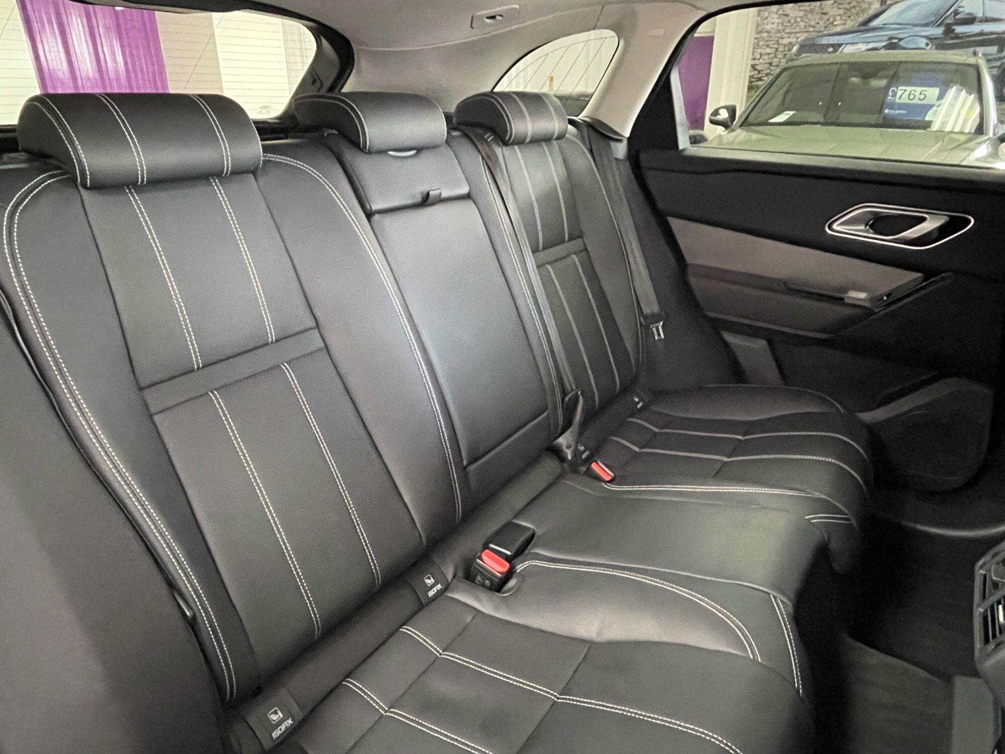 Land Rover Range Rover Velar - Image 29