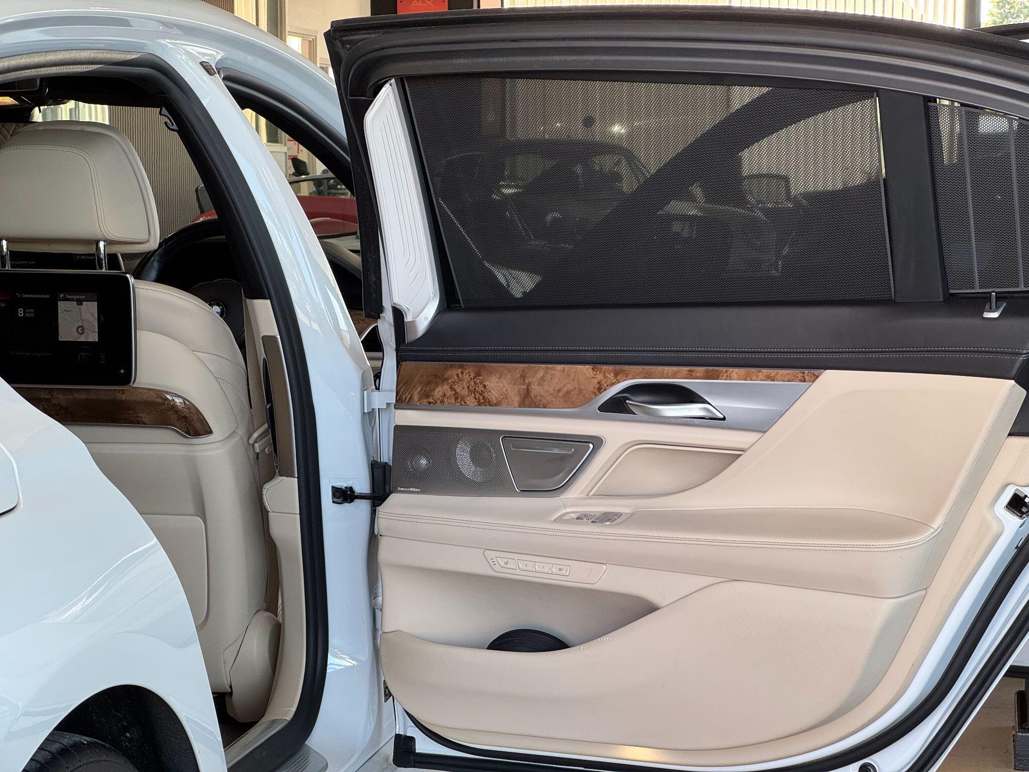 BMW 7 Series - Image 25