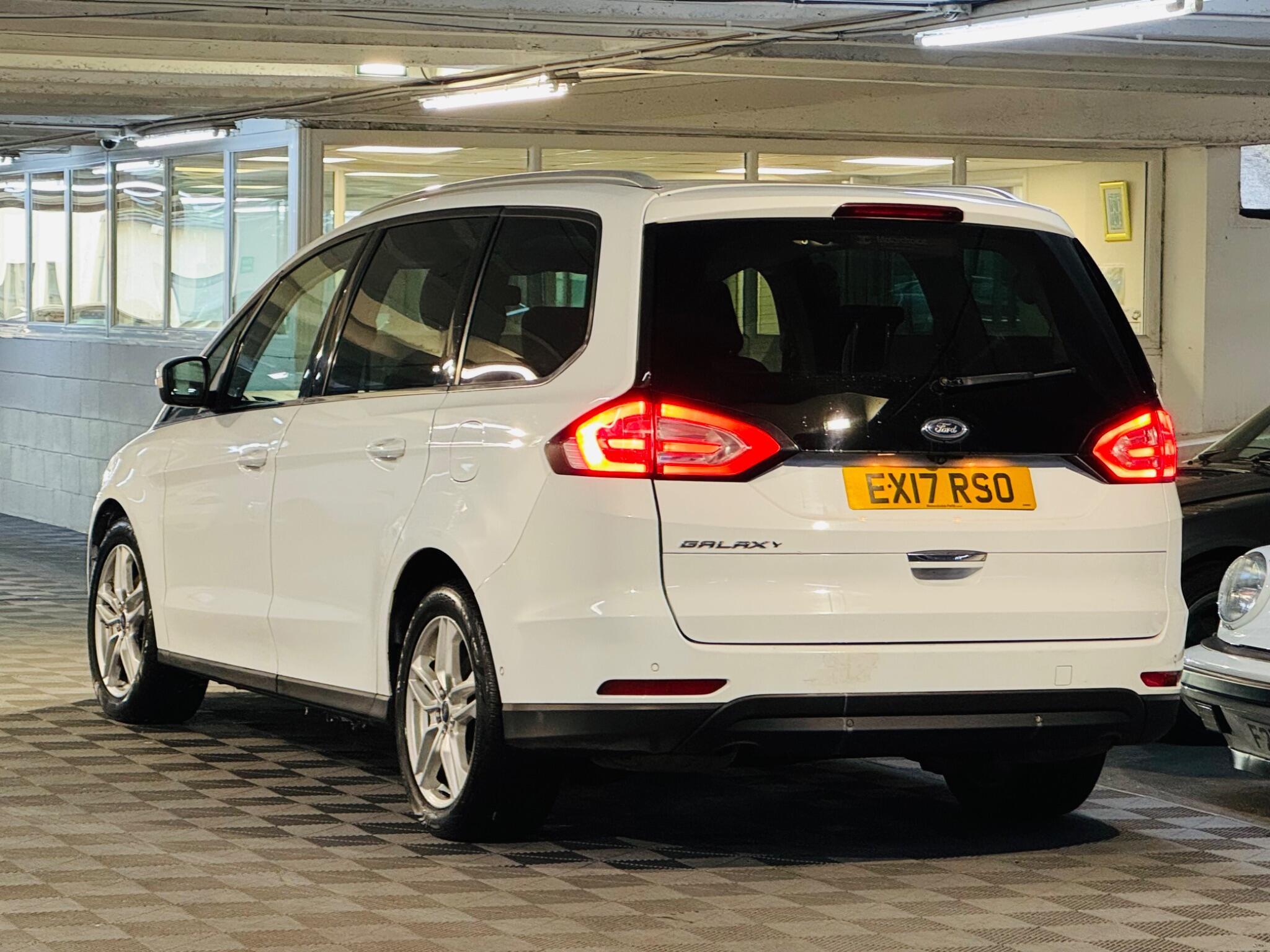 Ford Galaxy - Image 3