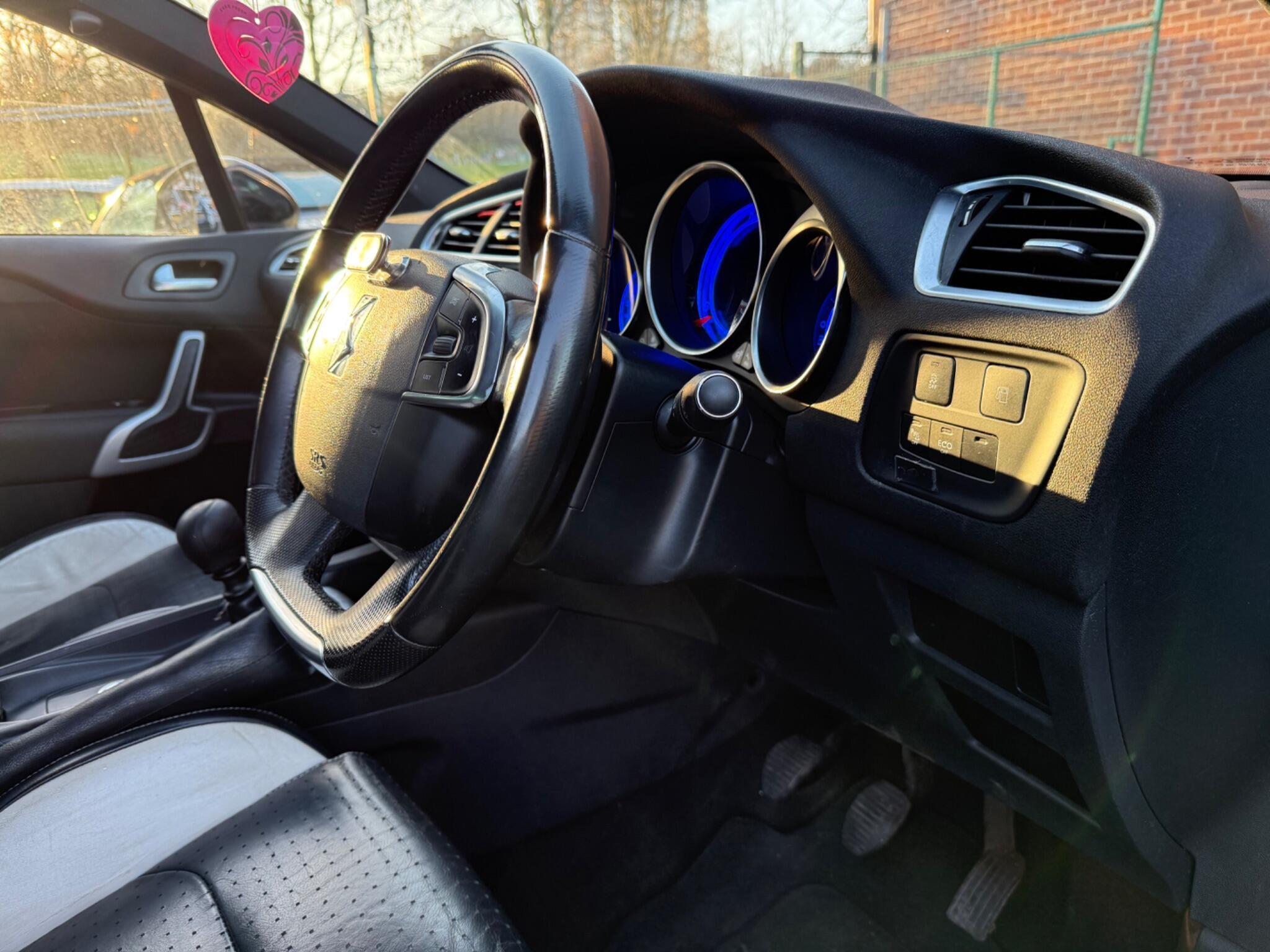 DS AUTOMOBILES DS 4 CROSSBACK - Image 21