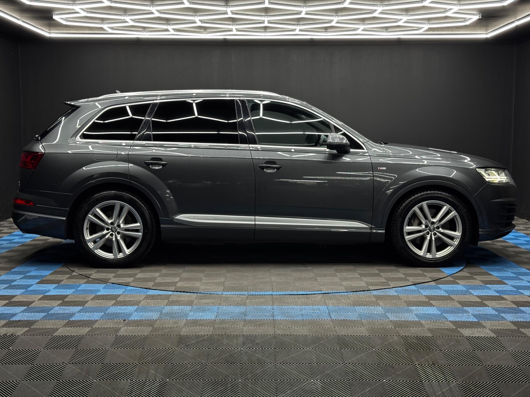 Audi Q7 - Image 4