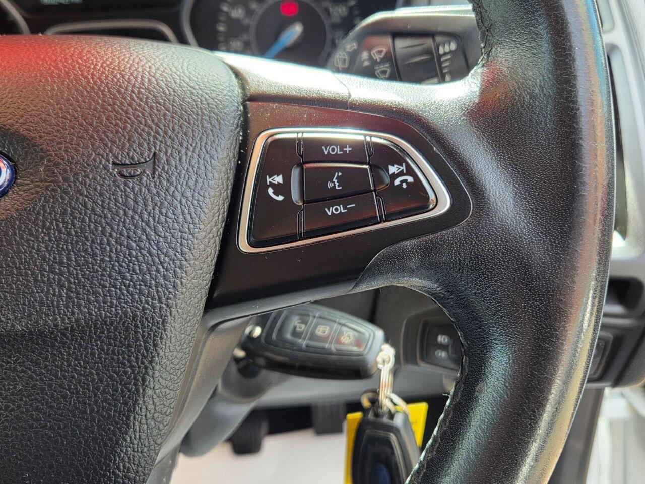 Ford Focus - Image 23