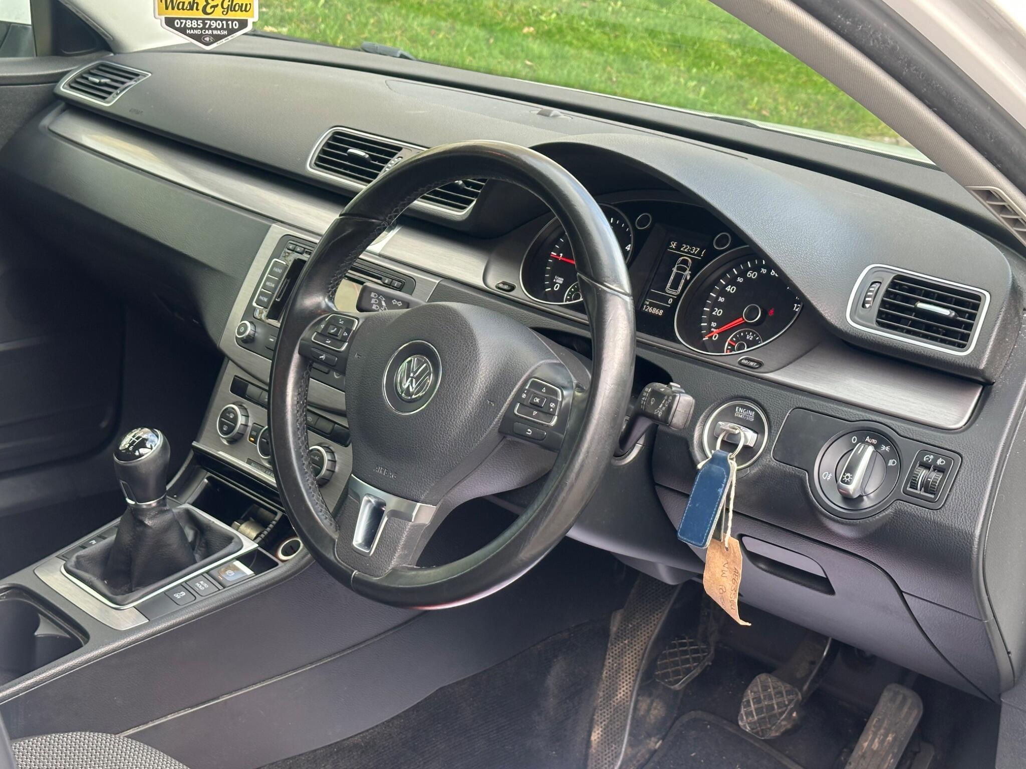 Volkswagen Passat - Image 47