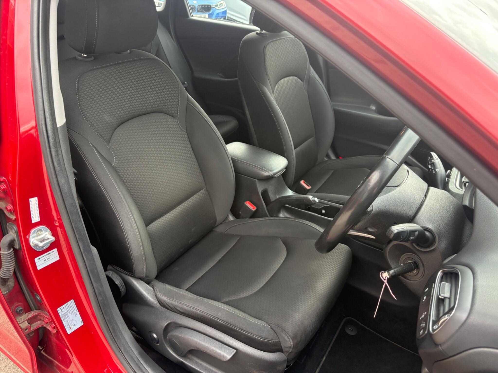 Hyundai i30 - Image 12