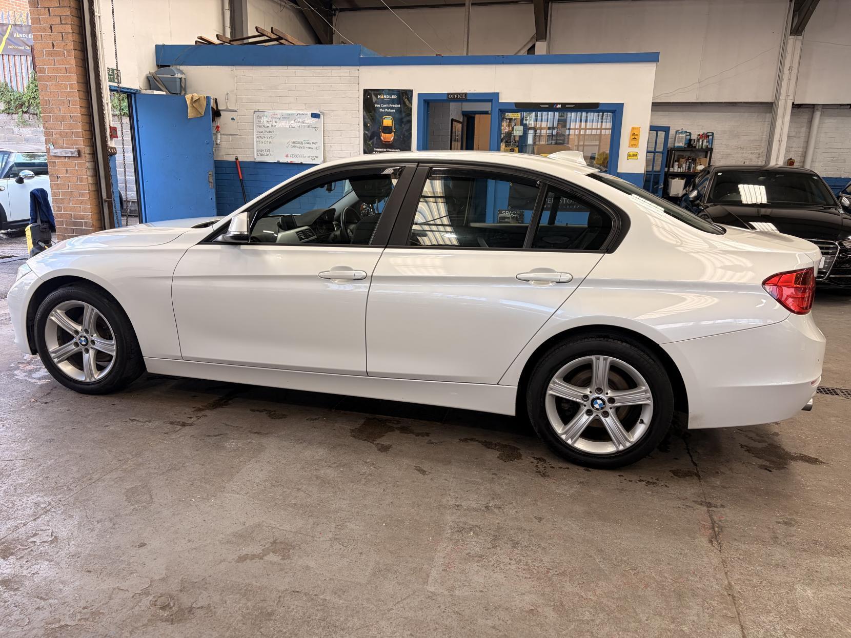 BMW 3 Series - Image 4