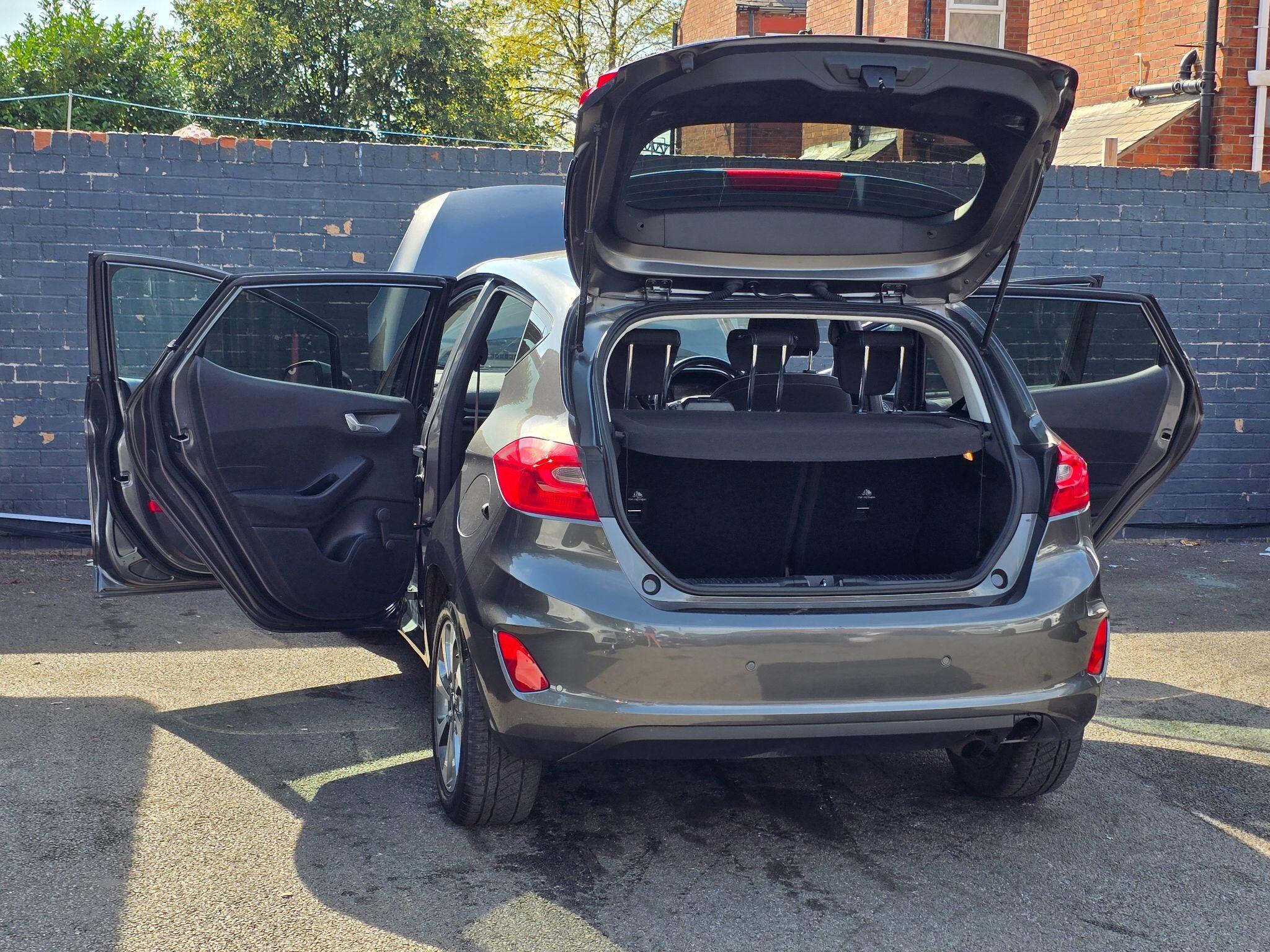 Ford Fiesta - Image 19