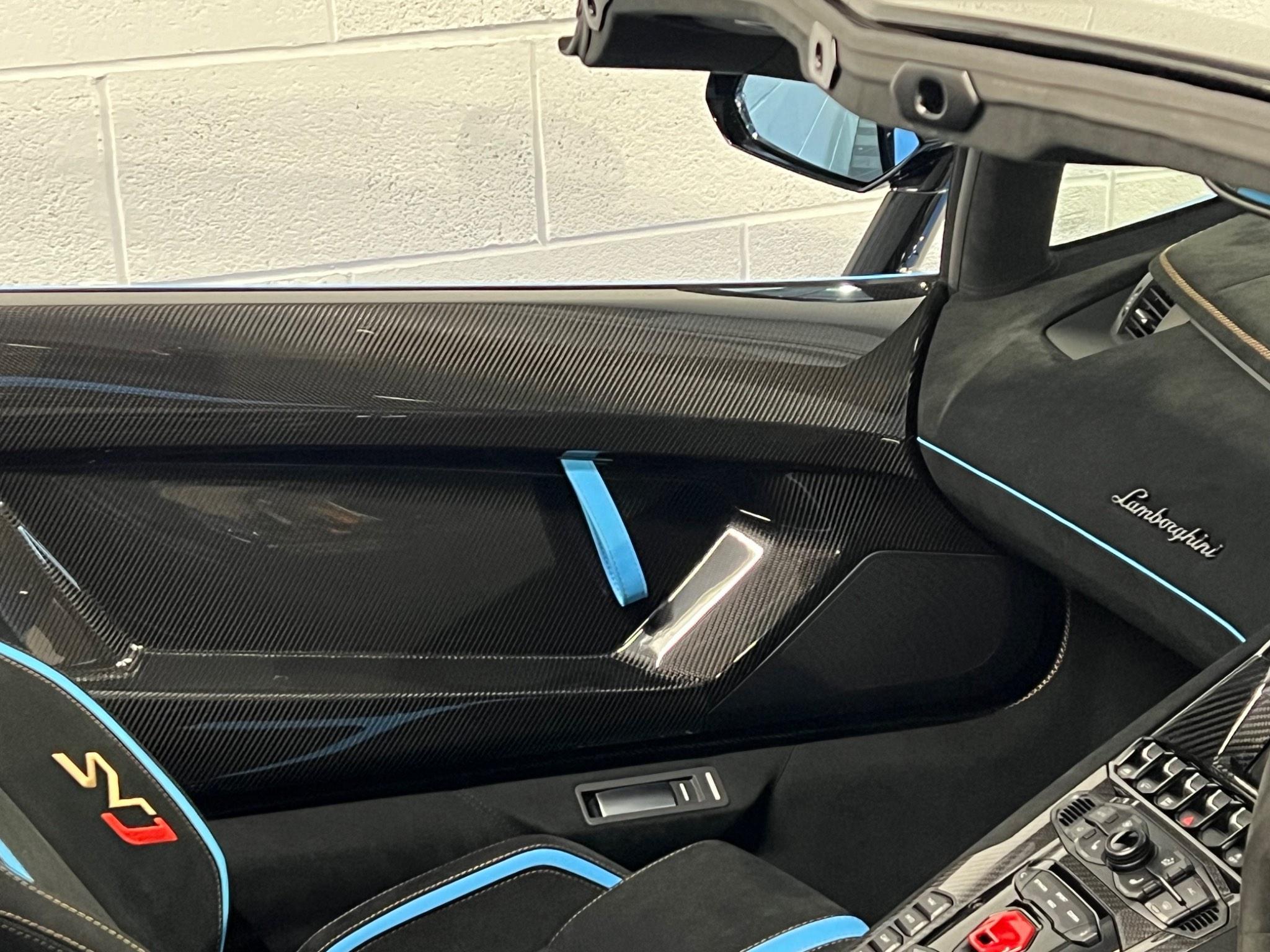 Lamborghini Aventador - Image 14