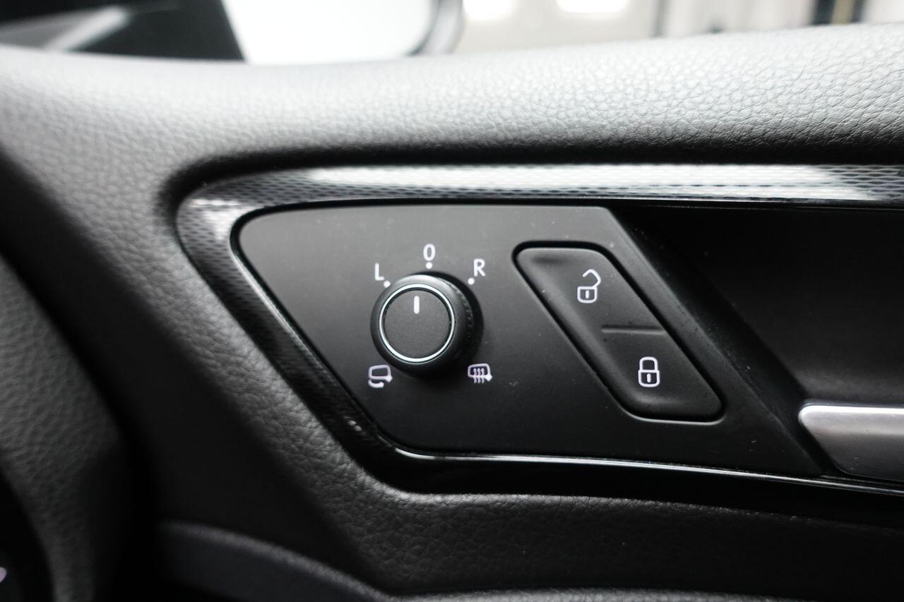 Volkswagen Golf - Image 54