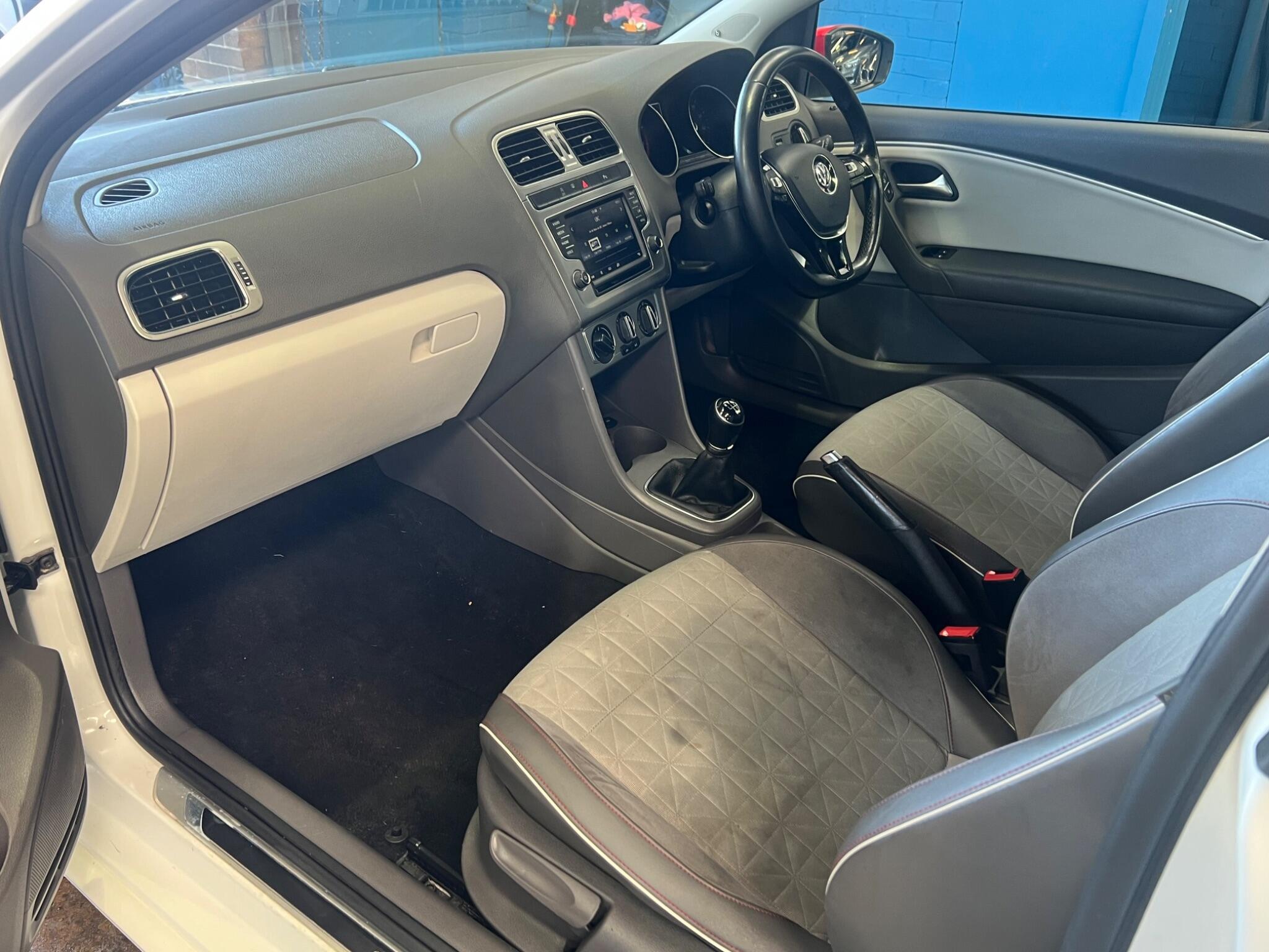 Volkswagen Polo - Image 24