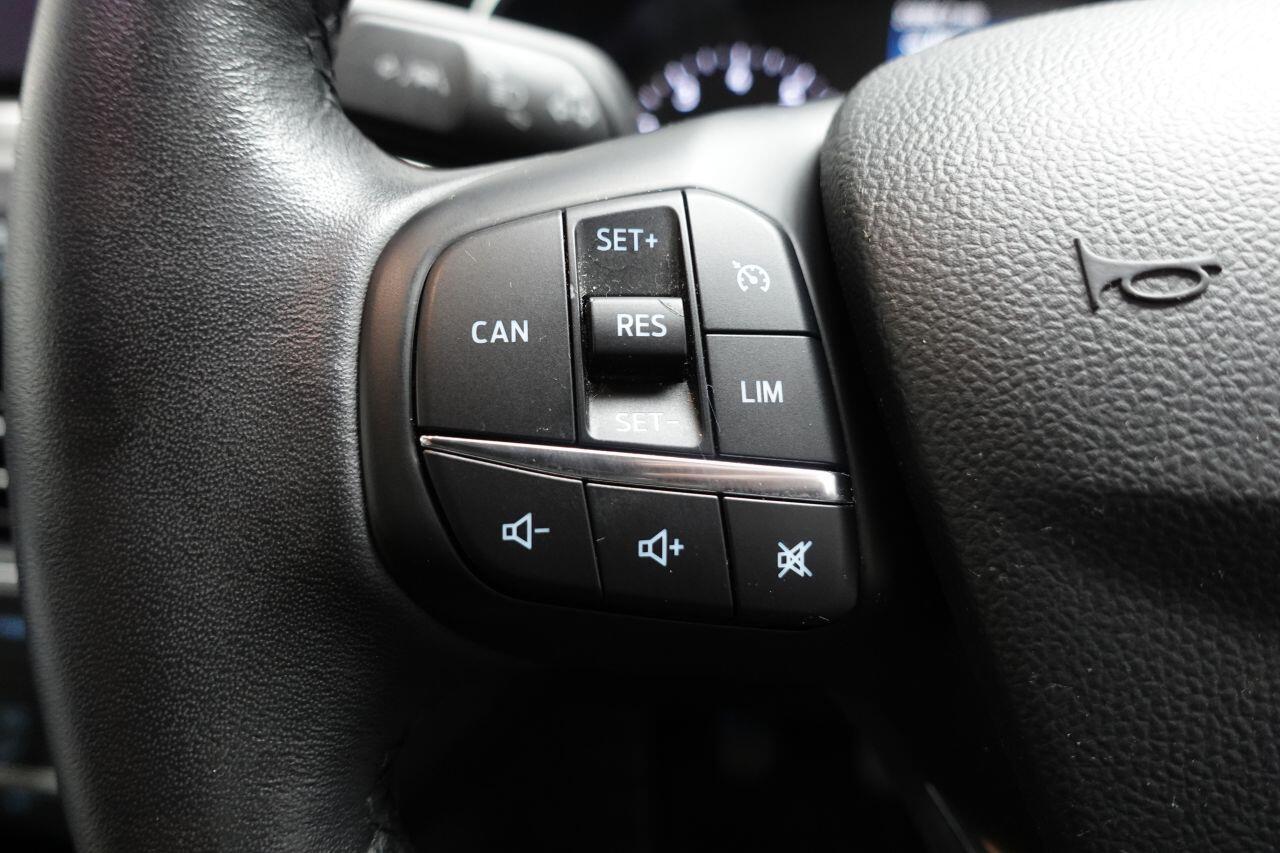 Ford Focus - Image 24