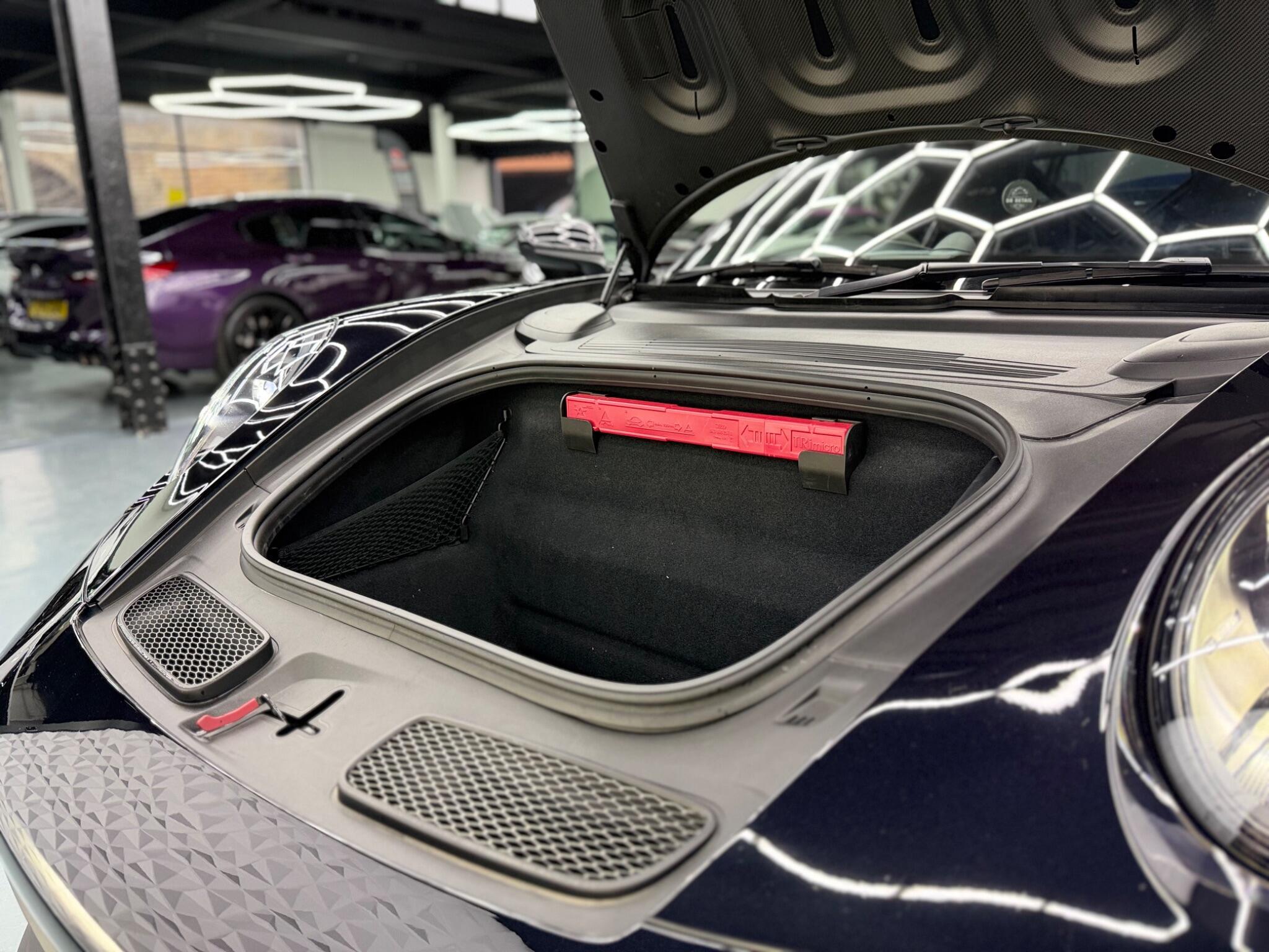 Porsche 911 - Image 40