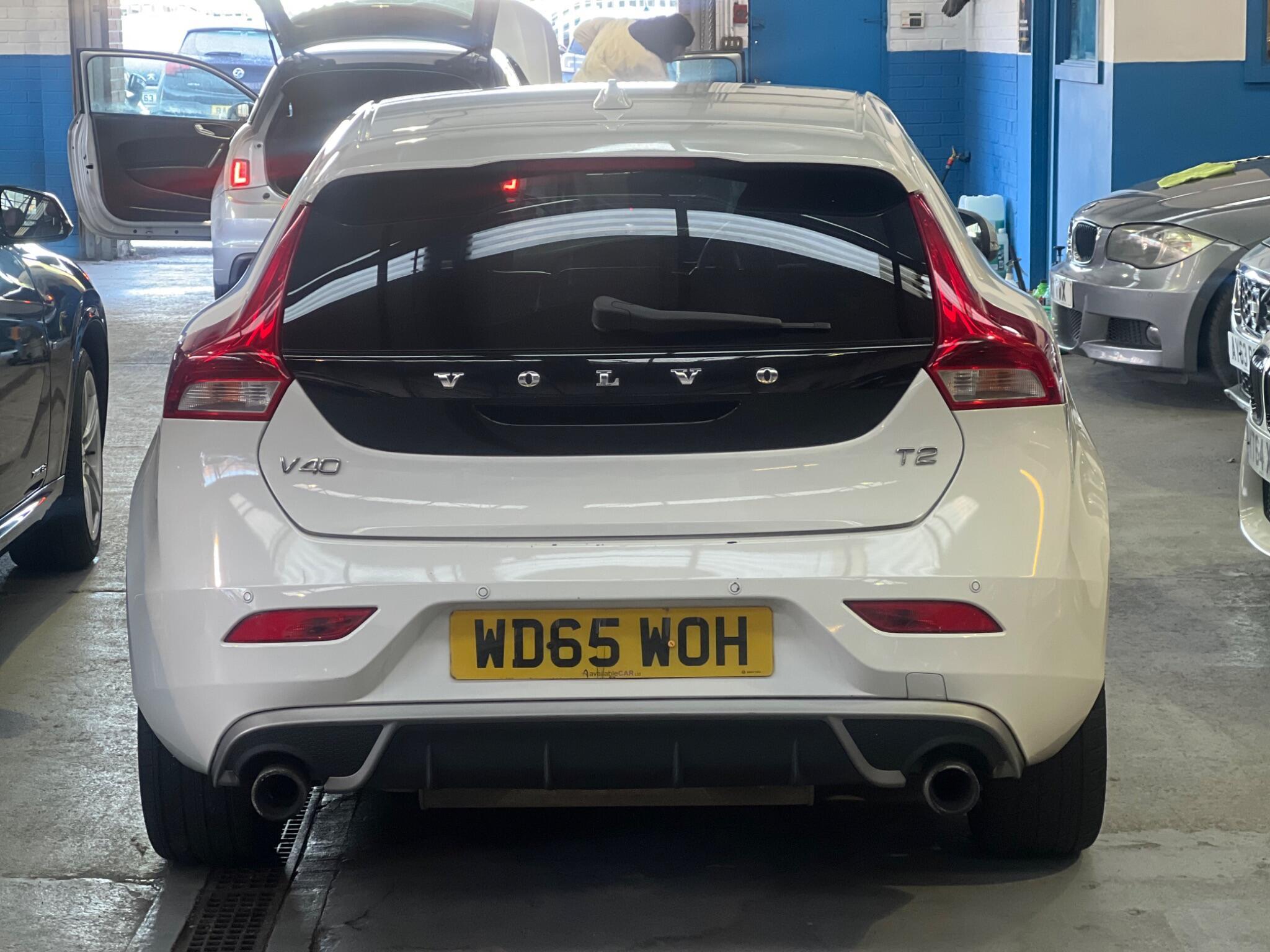 Volvo V40 - Image 11