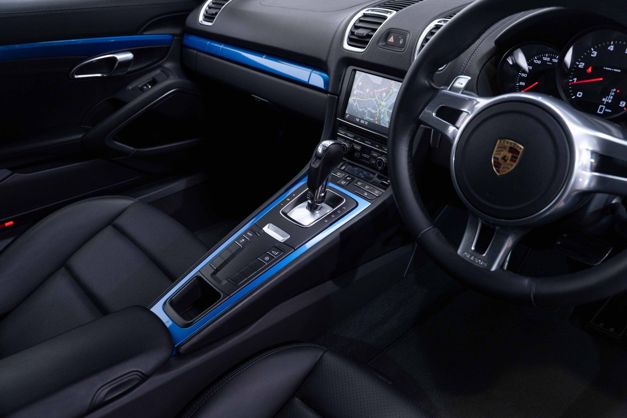 Porsche Cayman - Image 11