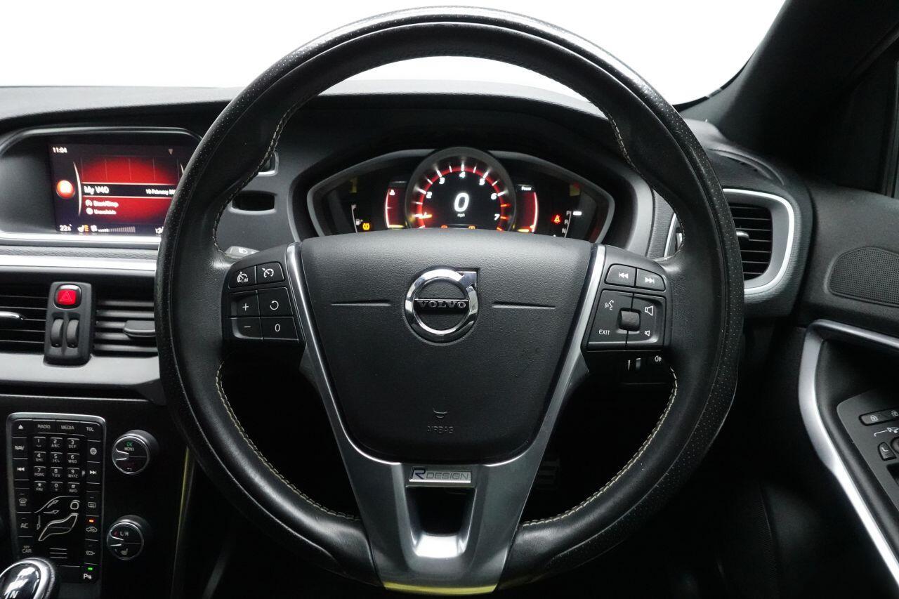 Volvo V40 - Image 25