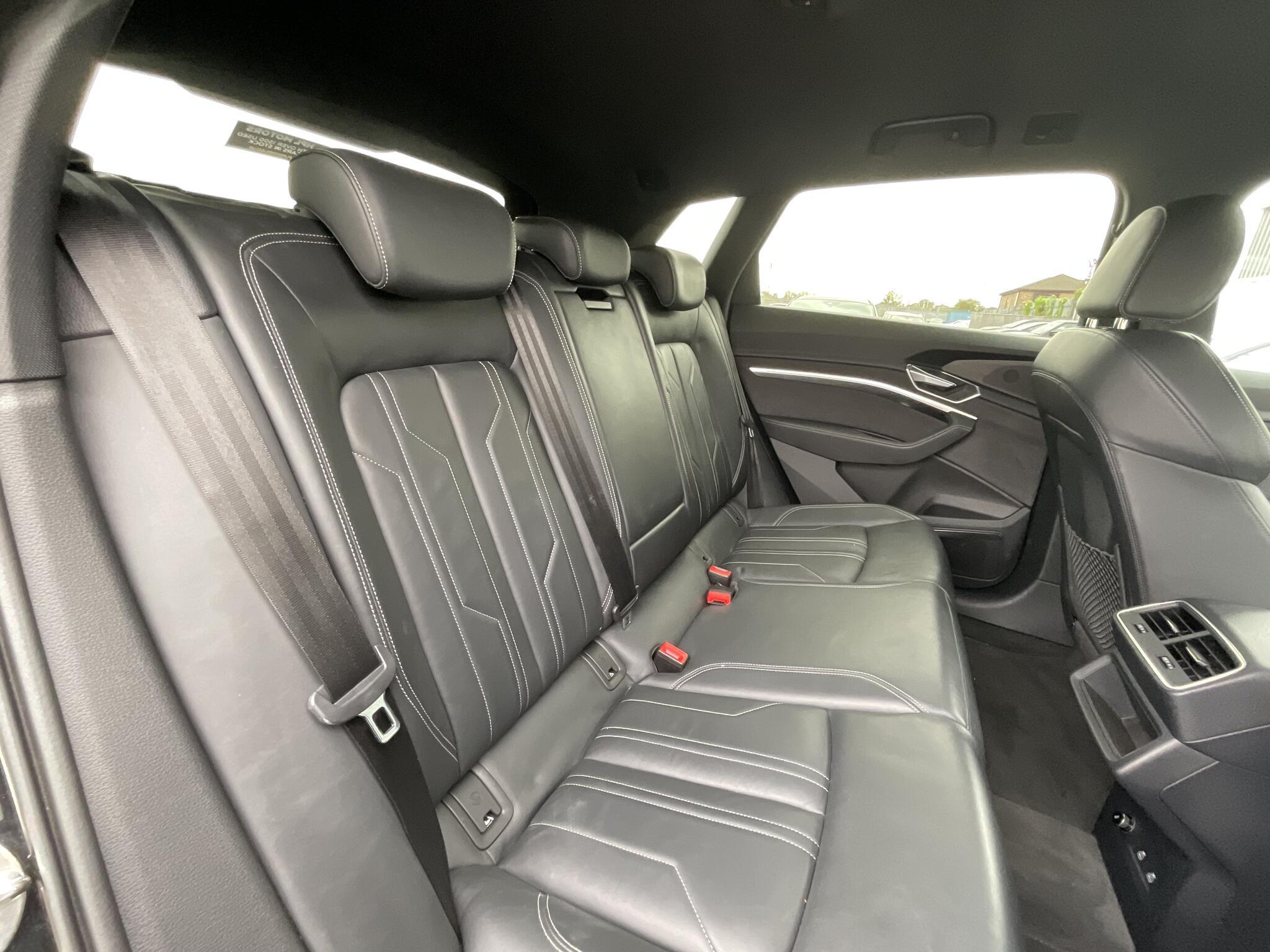 Audi E-Tron - Image 12