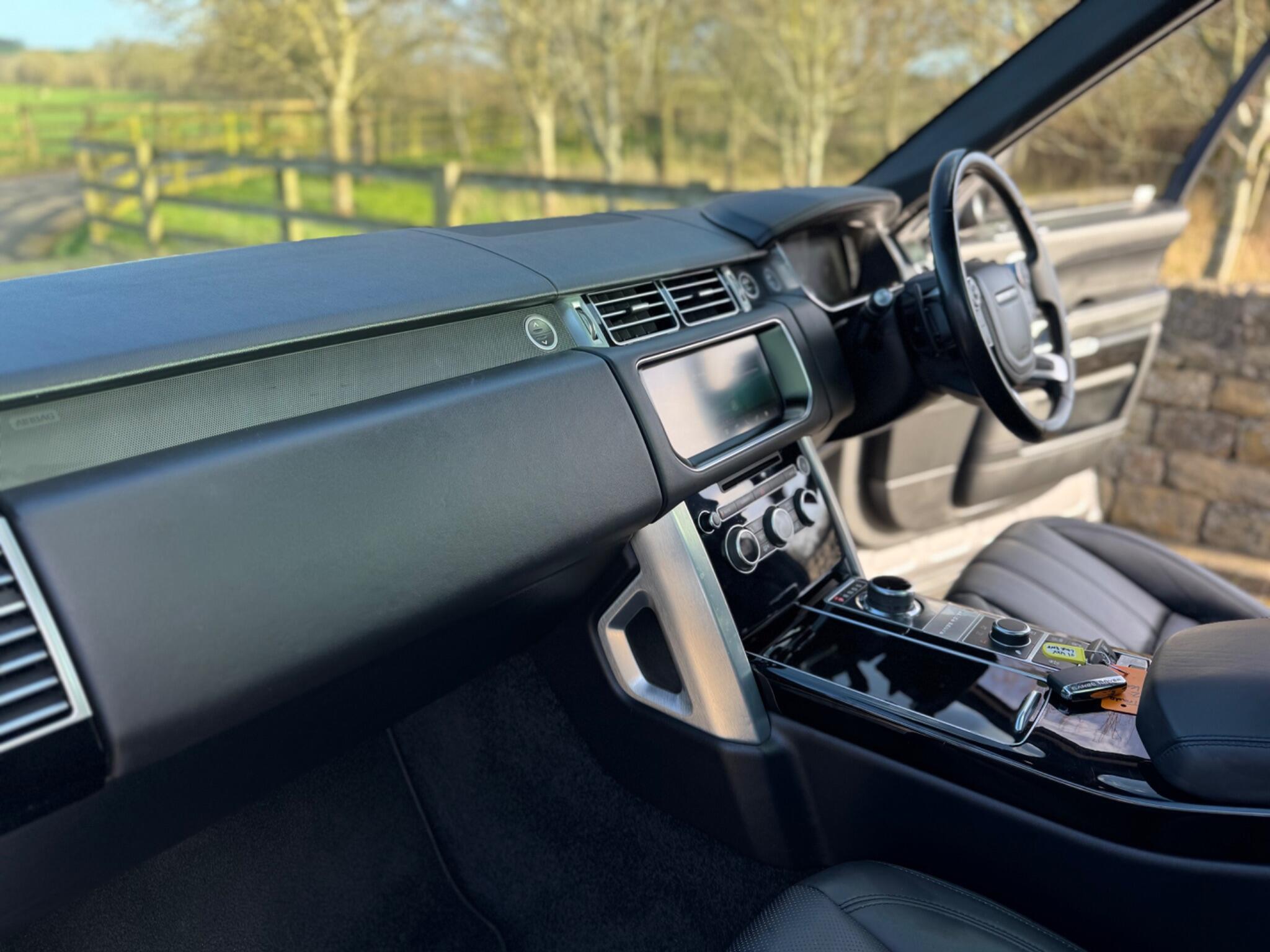 Land Rover Range Rover - Image 26