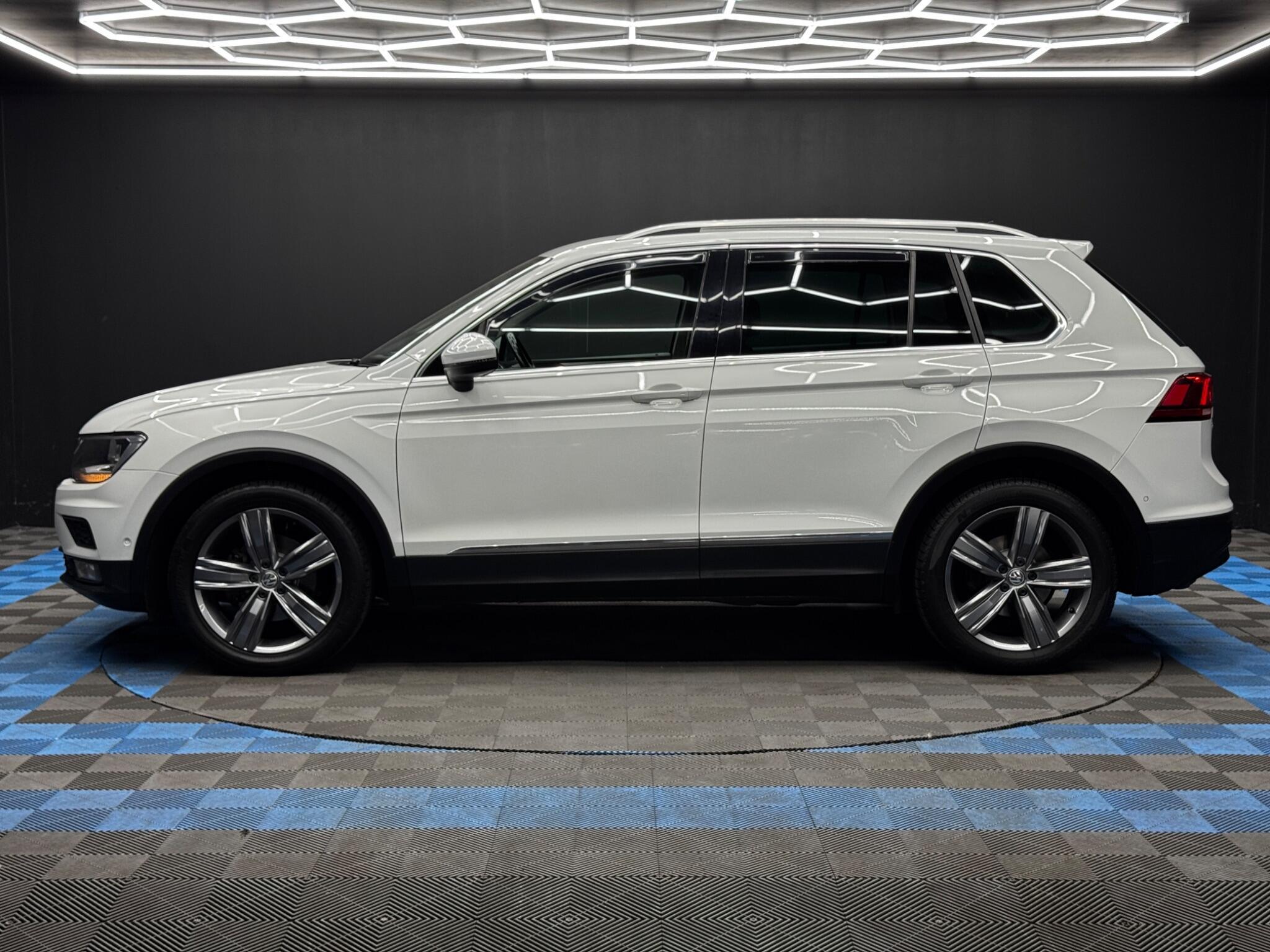 Volkswagen Tiguan - Image 8