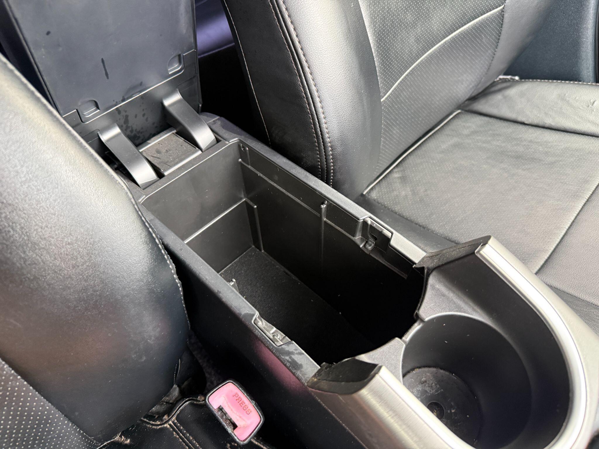 Toyota Prius - Image 46