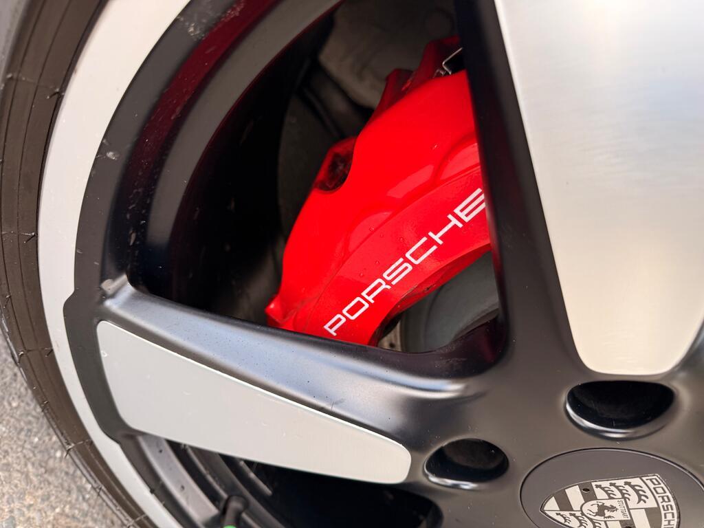 Porsche 911 - Image 25