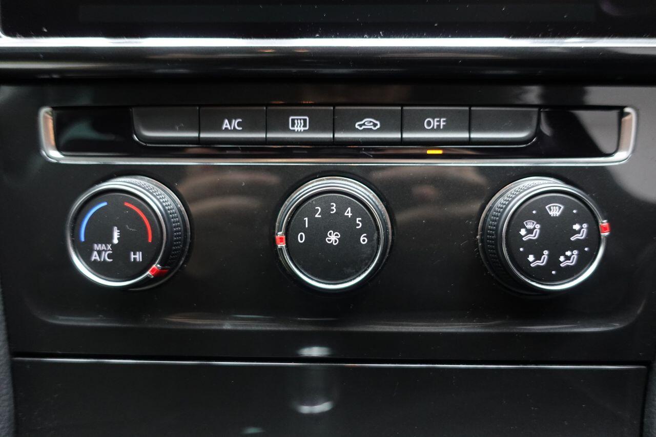 Volkswagen Golf - Image 45