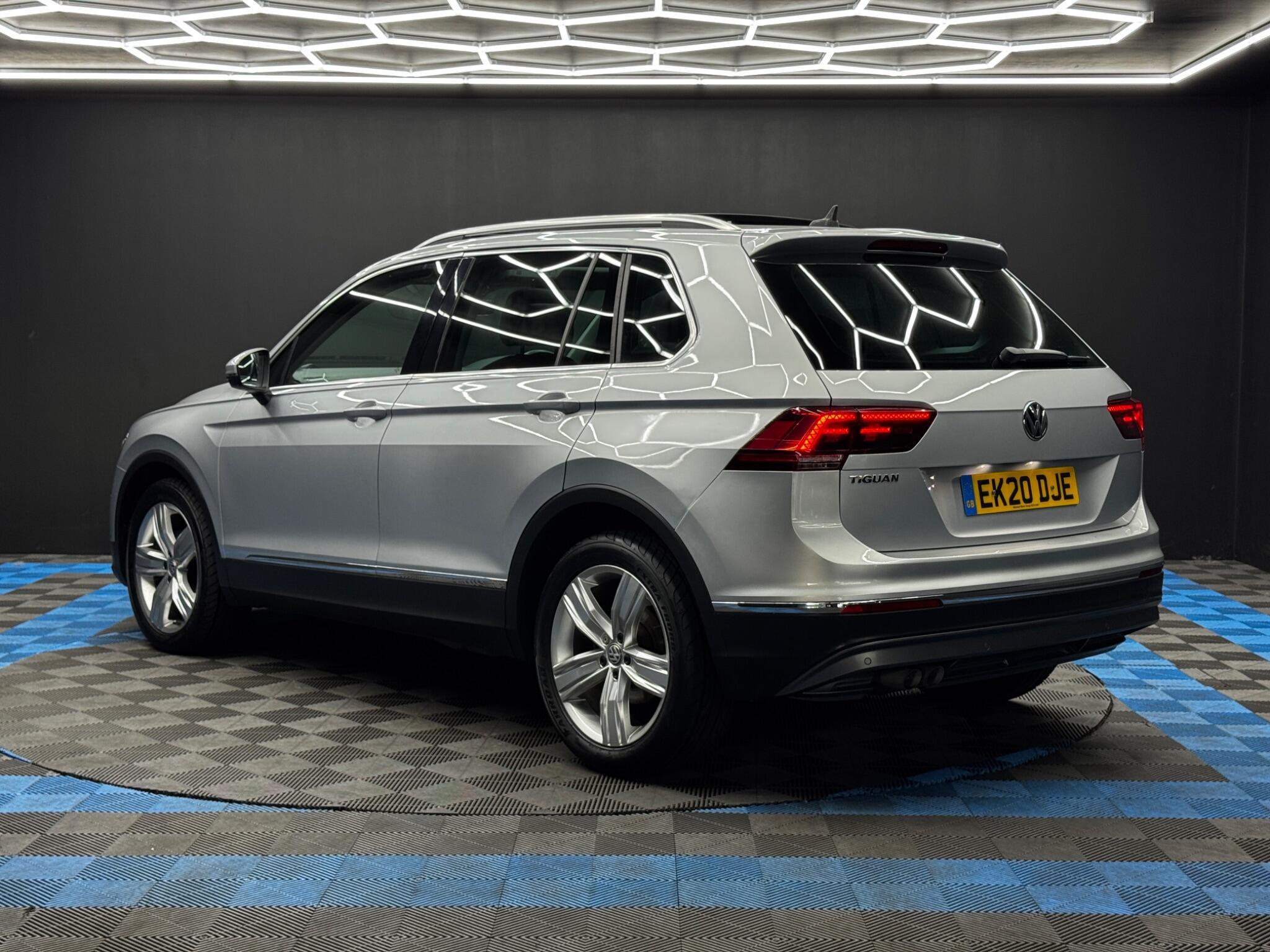Volkswagen Tiguan - Image 7