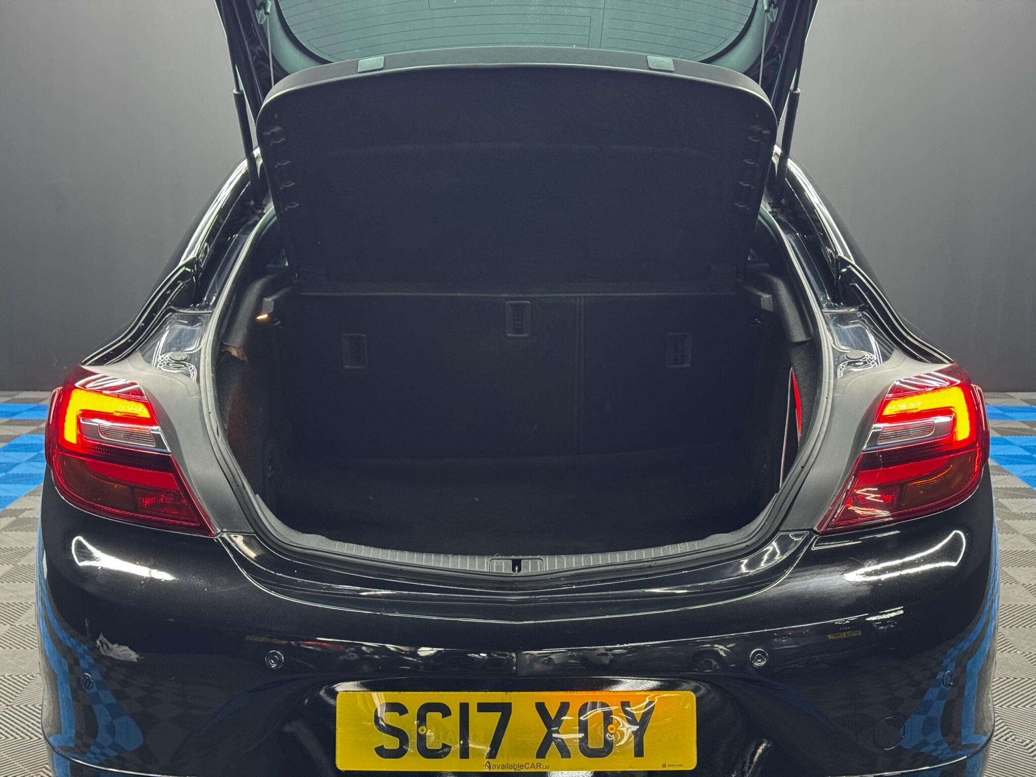 Vauxhall Insignia - Image 32